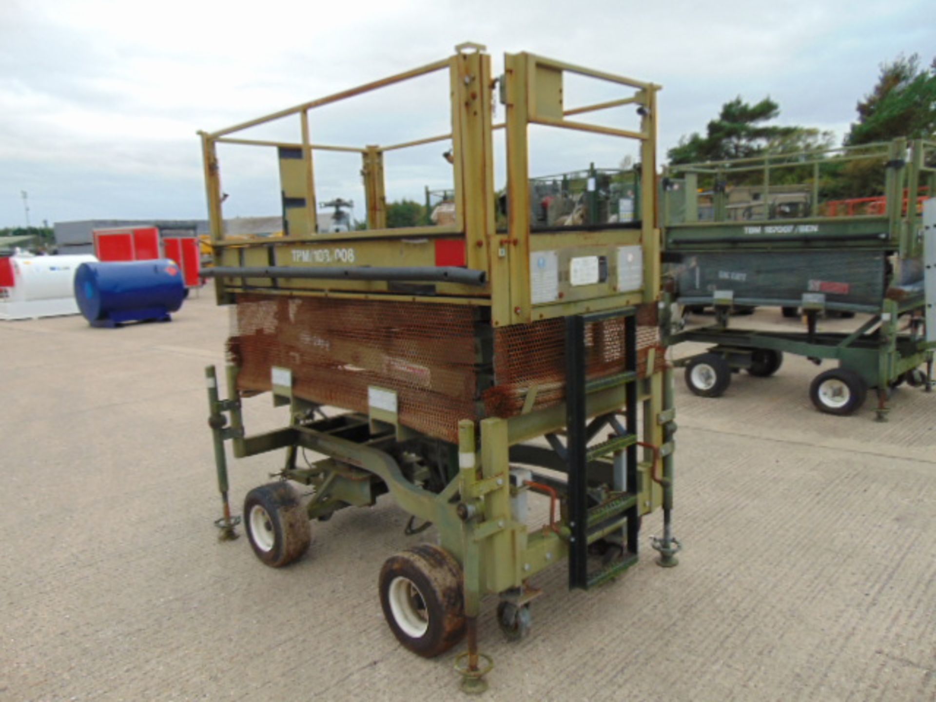 UK Lift Aircraft Hydraulic Access Platform from RAF as Shown - Image 4 of 11