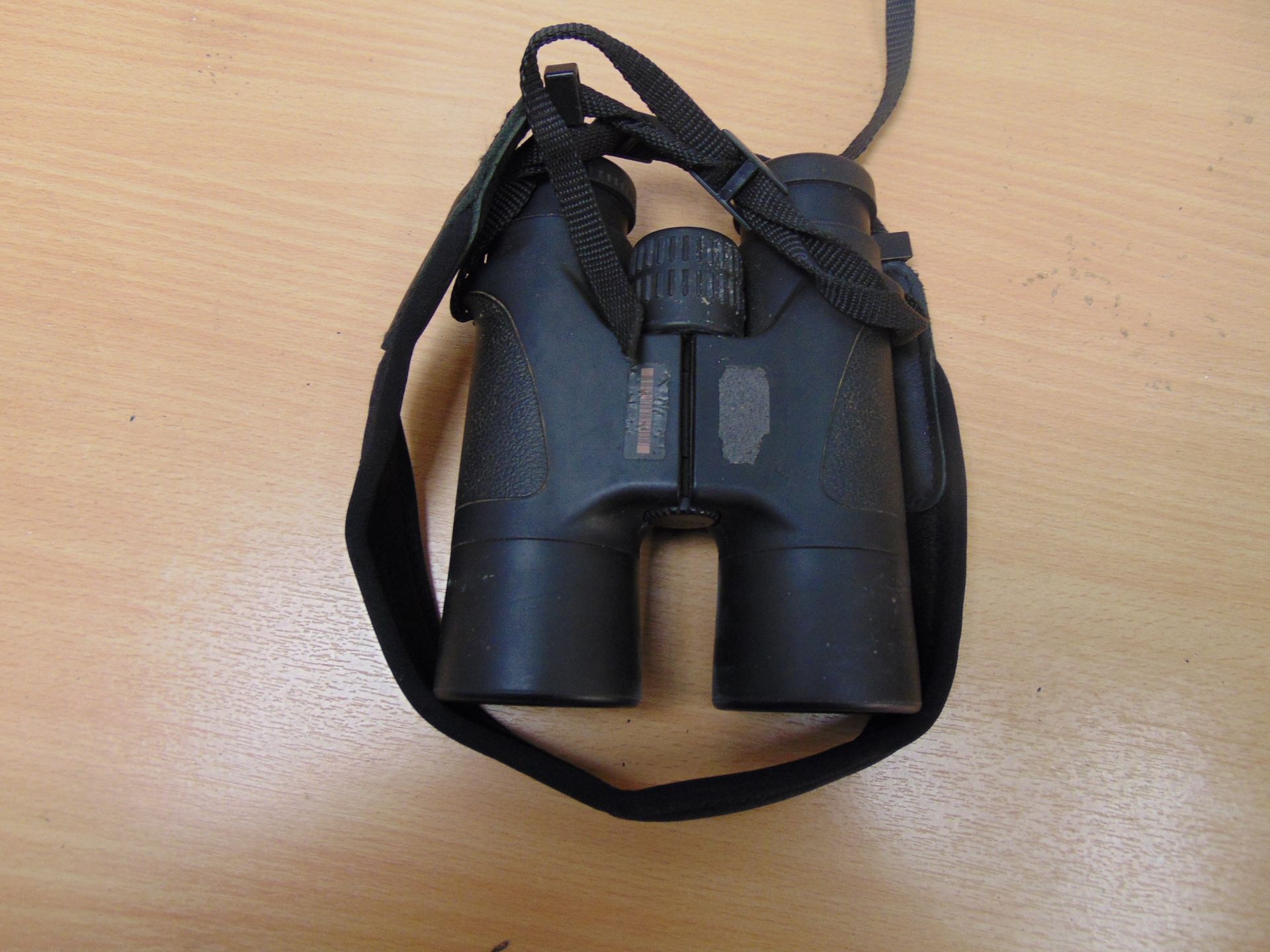 1X PAIR OF PYSER 8X 42 RM BINOCULARS WATERPROOF FROM MOD NATO MARKINGS IN CASE - Image 3 of 8