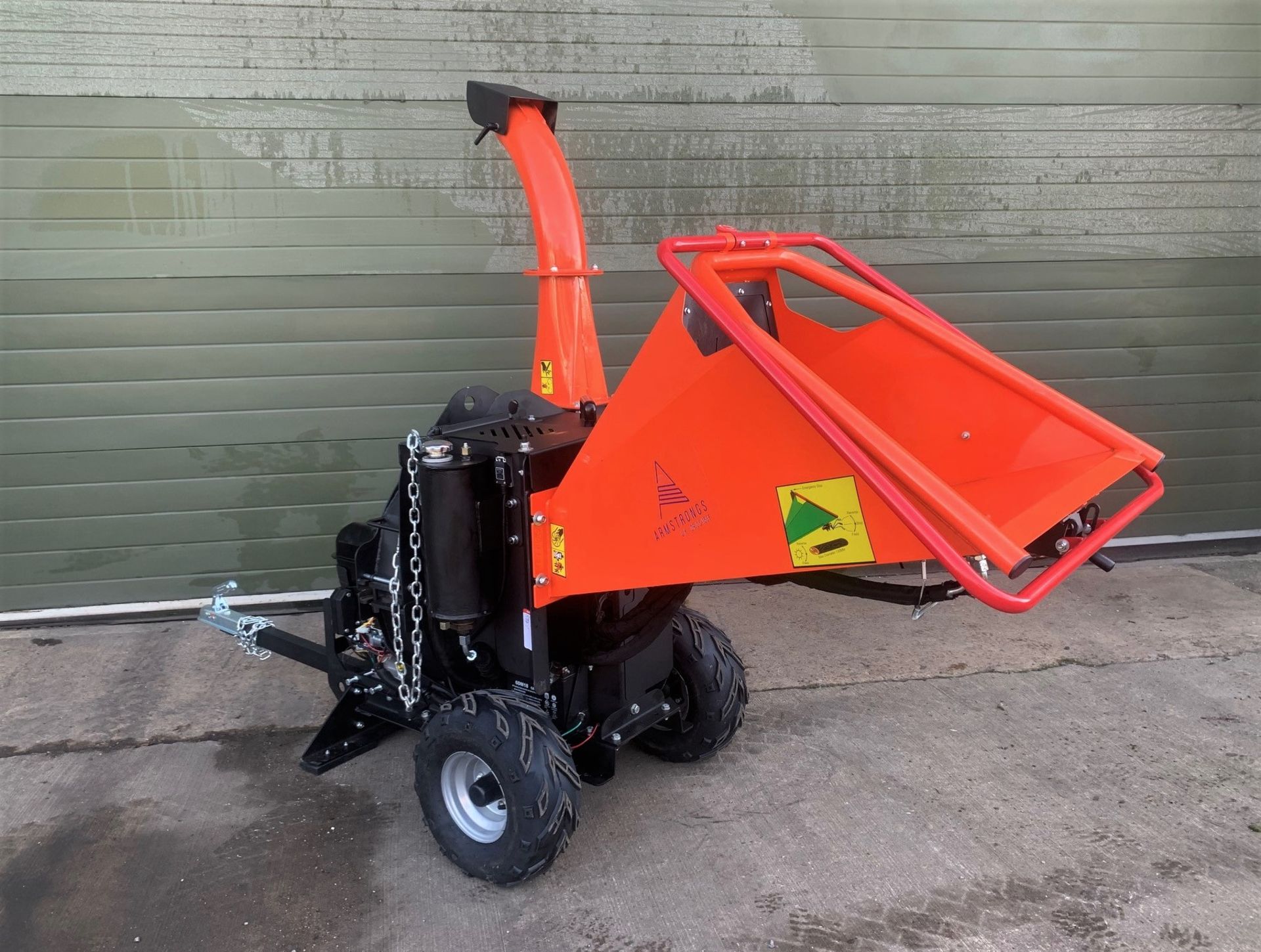 * BRAND NEW * Unused Armstrong DR-GS-15SF Electric start, Petrol Powered Hydraulic feed Wood Chipper - Image 4 of 41