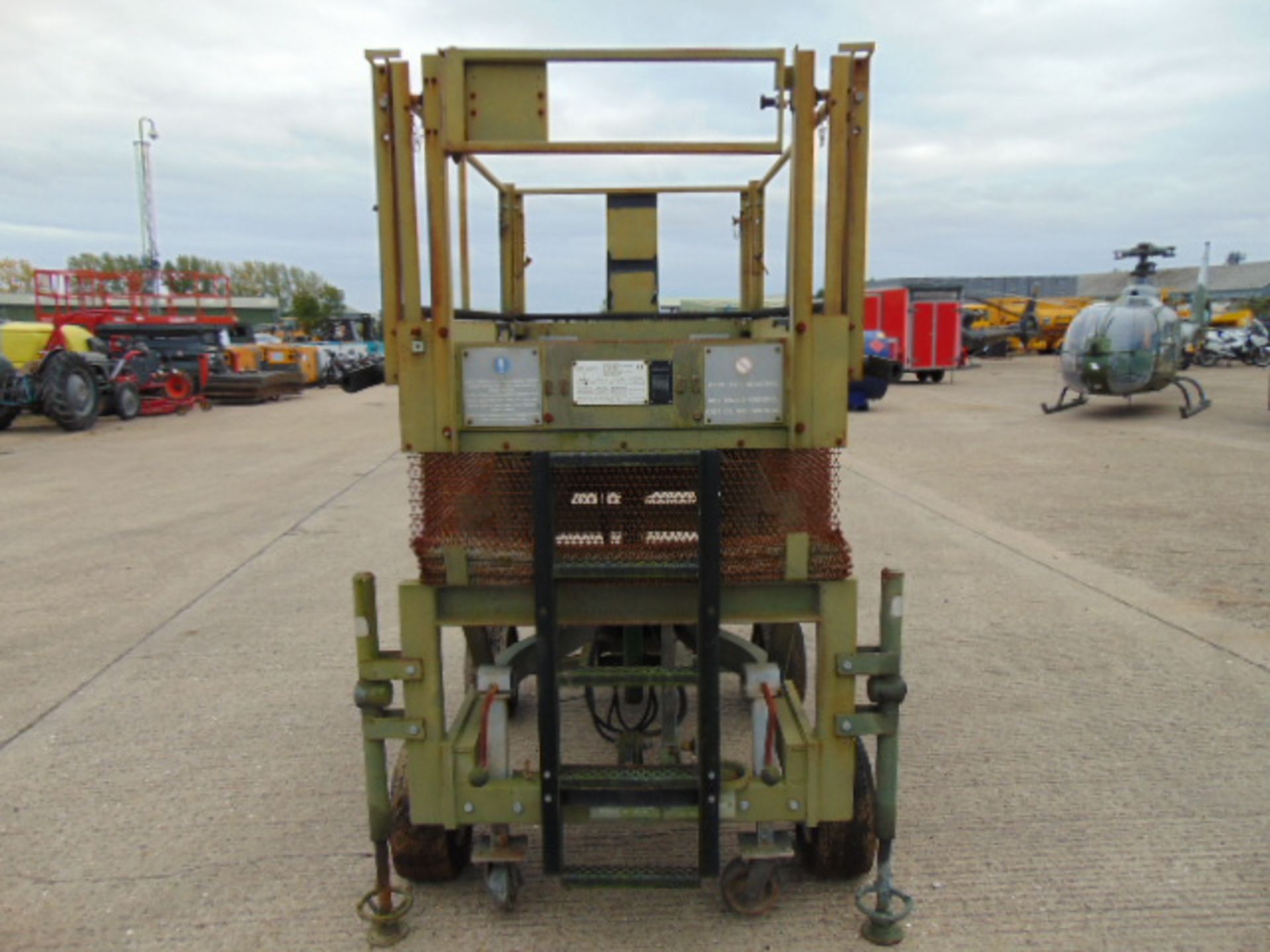 UK Lift Aircraft Hydraulic Access Platform from RAF as Shown - Image 5 of 11