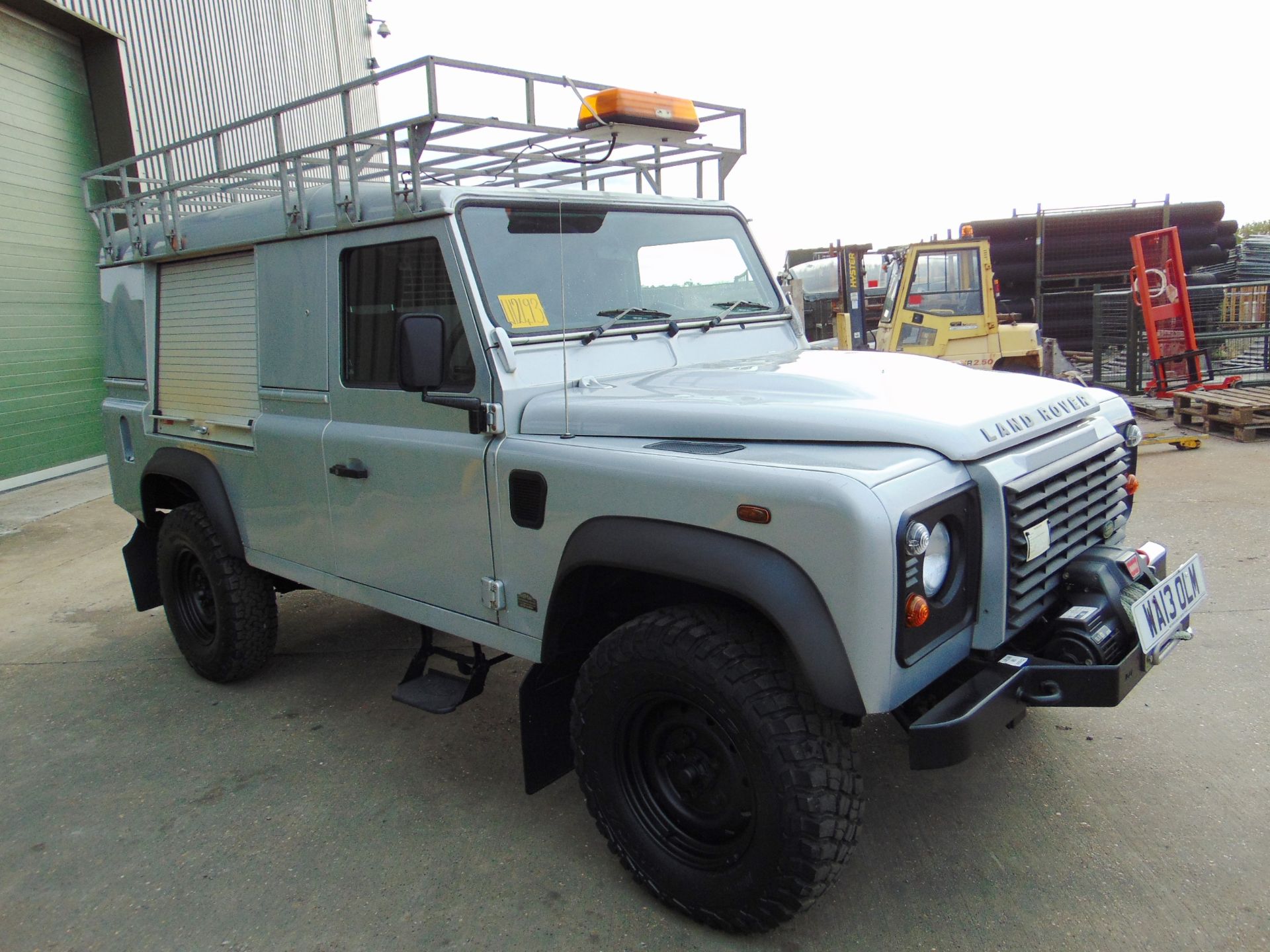 1 Owner 2013 Land Rover Defender 110 Puma hardtop 4x4 Utility vehicle ONLY 88,392 MILES! - Image 4 of 39