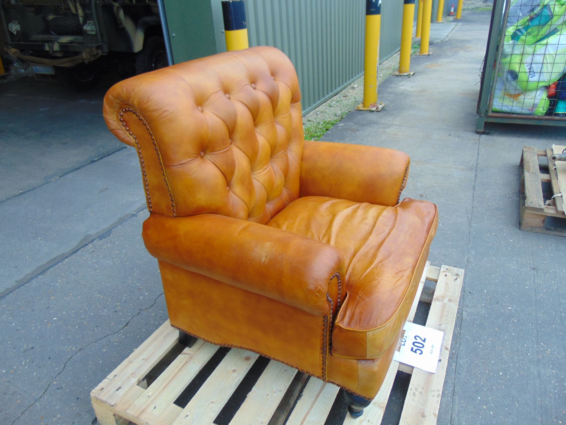 VERY NICE BUTTON BACK LEATHER ARM CHAIR - Image 2 of 5