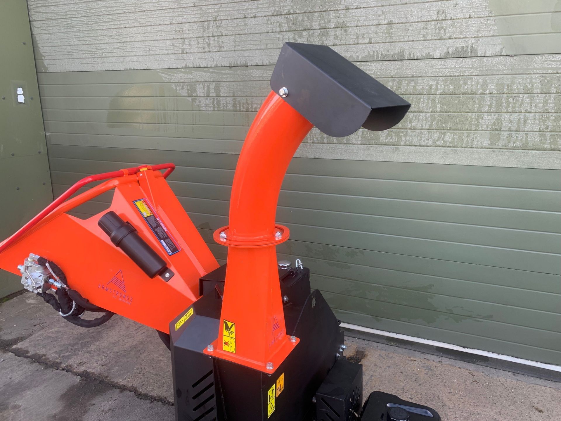 * BRAND NEW * Unused Armstrong DR-GS-15SF Electric start, Petrol Powered Hydraulic feed Wood Chipper - Image 10 of 41