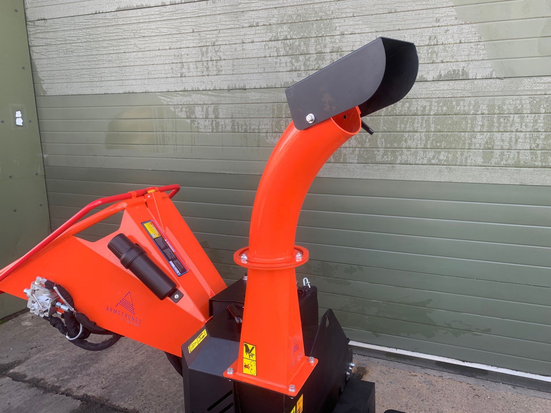 * BRAND NEW * Unused Armstrong DR-GS-15SF Electric start, Petrol Powered Hydraulic feed Wood Chipper - Image 9 of 41