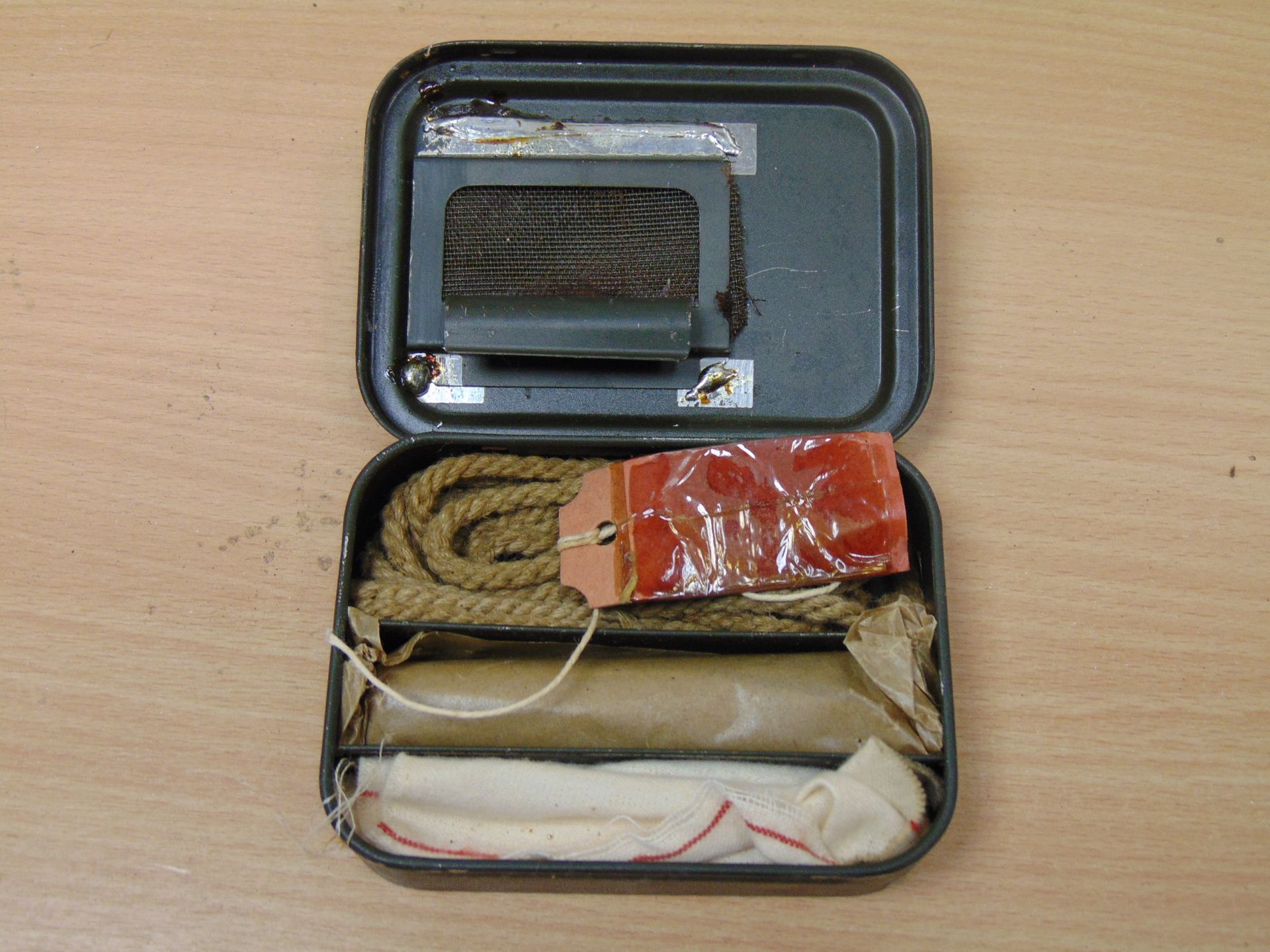 UNISSUED RIFLE CLEANING KIT - Image 3 of 4