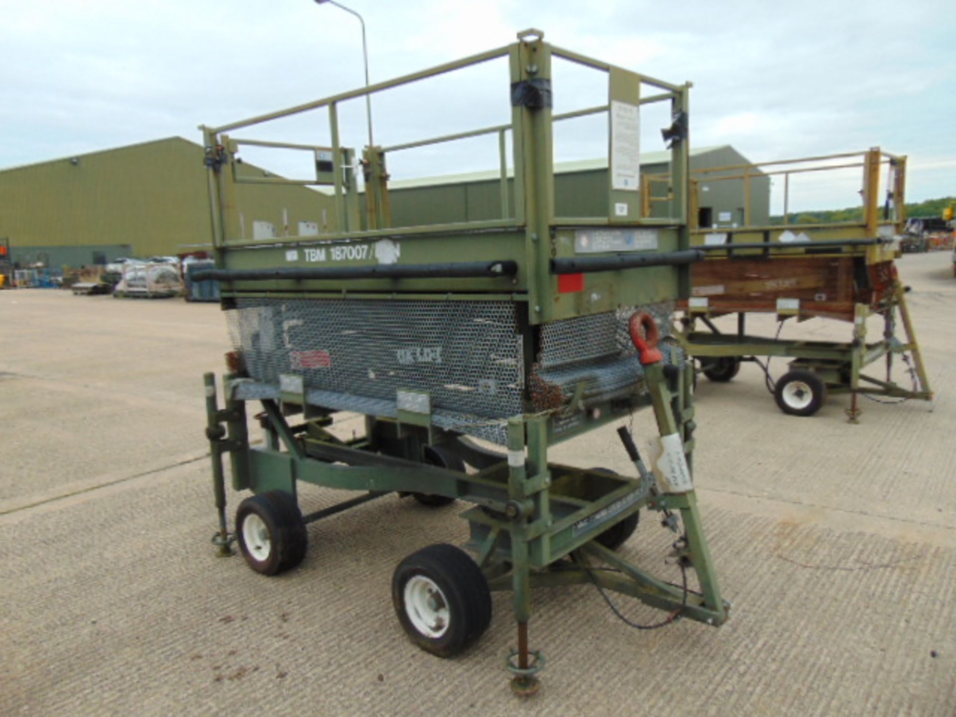 UK Lift Aircraft Hydraulic Access Platform from RAF as Shown