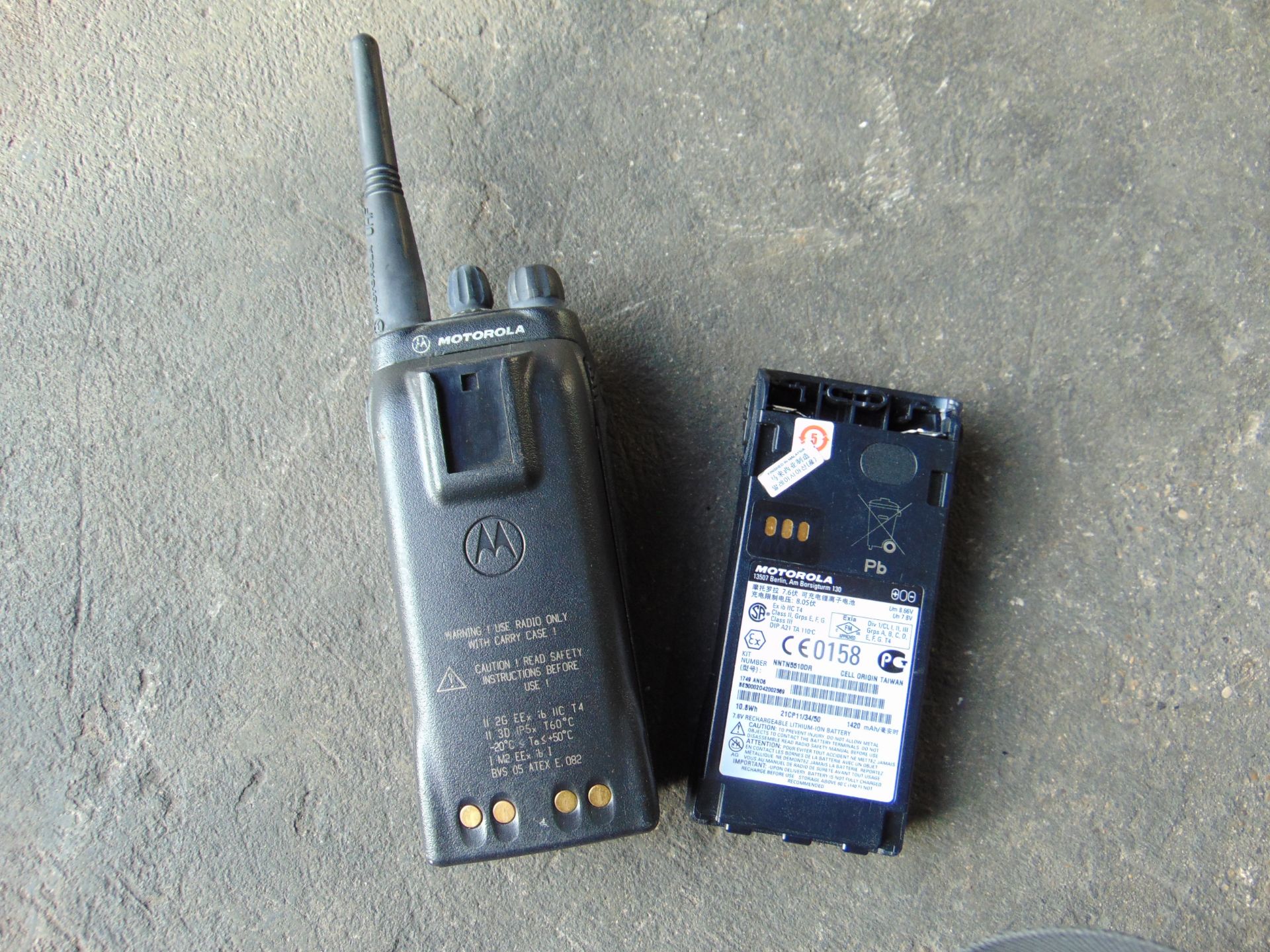 Motorola GP340 Two Way Radio C/W Spare Battery - Image 4 of 4