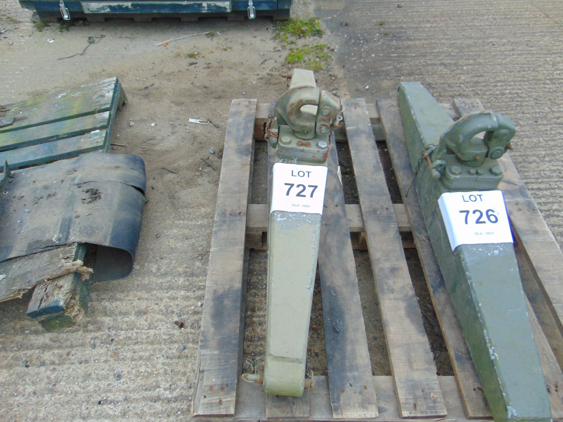 FV 432 Nato Tow bar as shown c/w Hitch