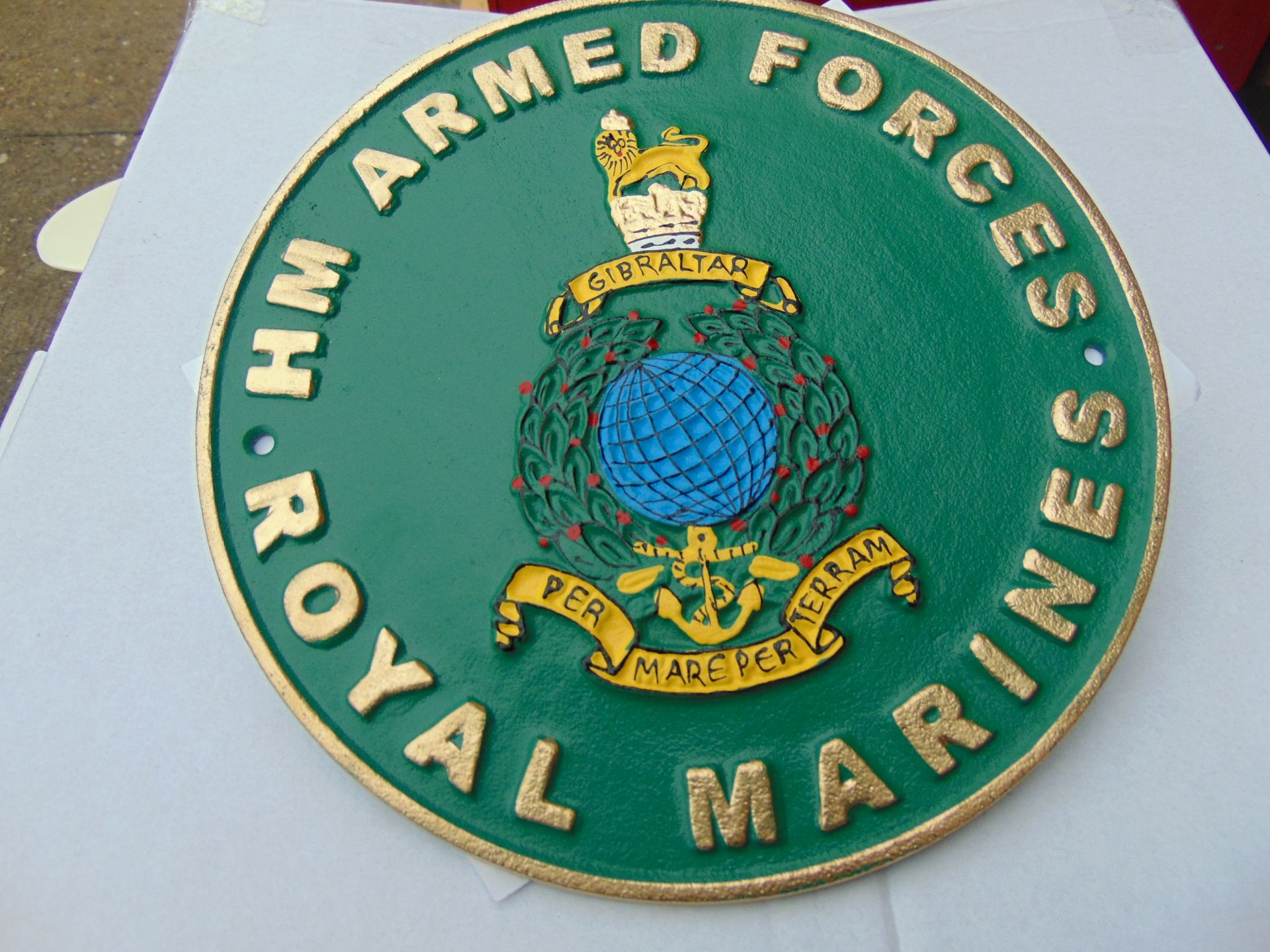 ROYAL MARINES HAND PAINTED CAST IRON WALL PLAQUE 24cms diam