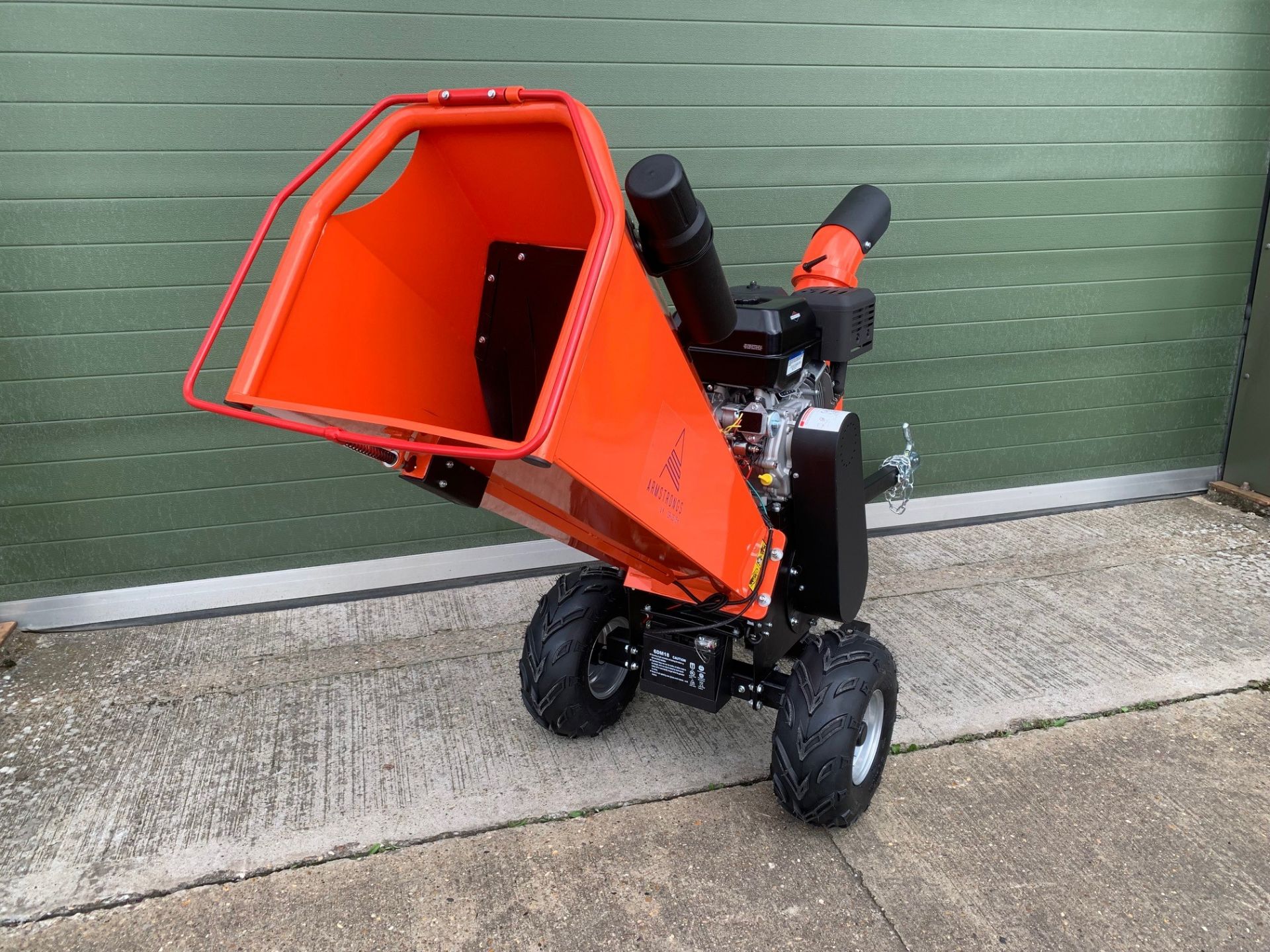 ** BRAND NEW ** Unused Armstrong DR-GS-15H Electric start Petrol Wood Chipper - Image 4 of 34