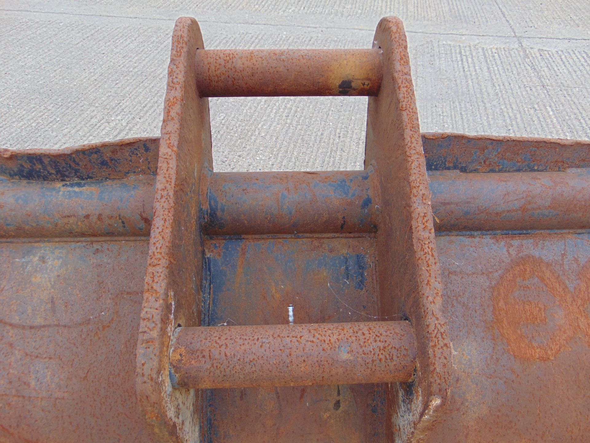 7ft Excavator Ditching Grading Bucket 80mm Pin - Image 5 of 5