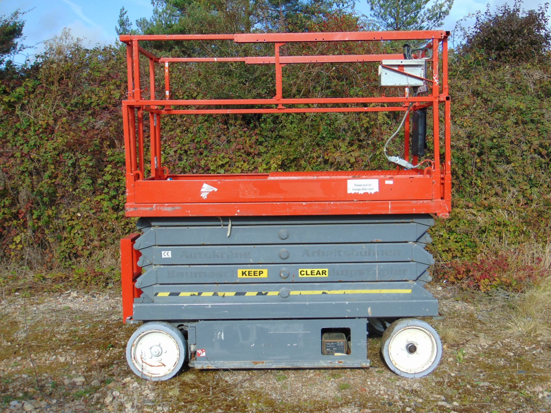 SkyJack SJ4632 Electric Scissor Lift ONLY 354 HOURS! - Image 4 of 17