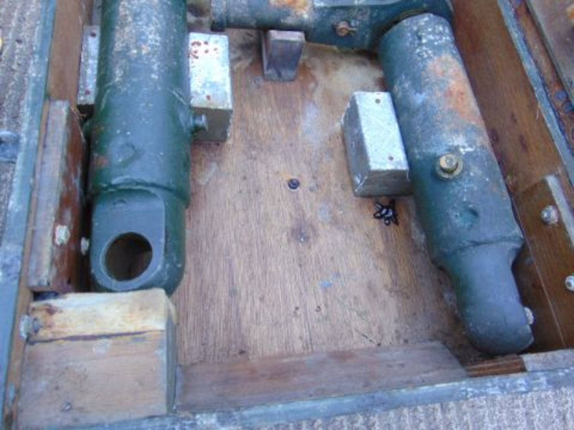 Pair of Heavy Duty Ratchet Jacks. - Image 4 of 7