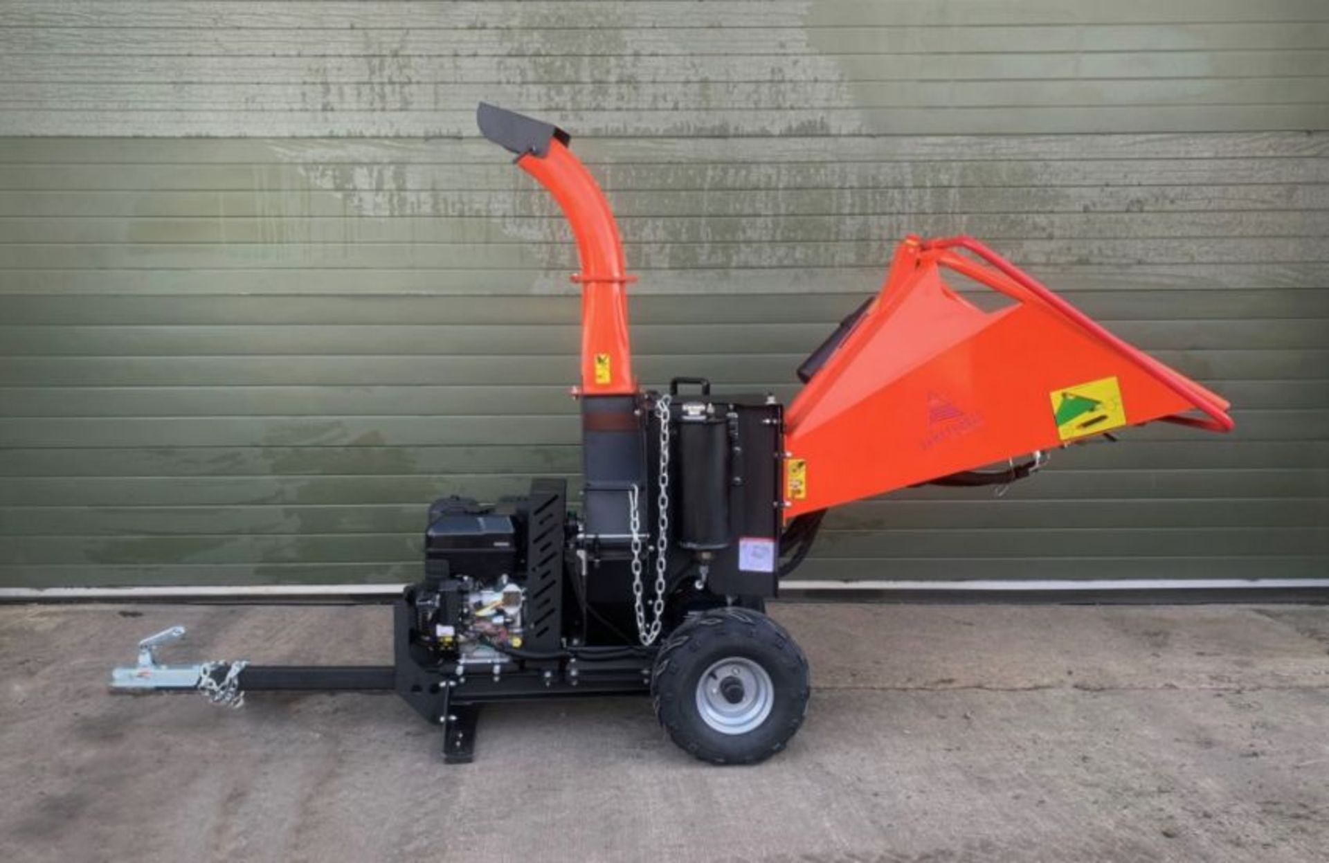 * BRAND NEW * Unused Armstrong DR-GS-15SF Electric start, Petrol Powered Hydraulic feed Wood Chipper - Image 2 of 41