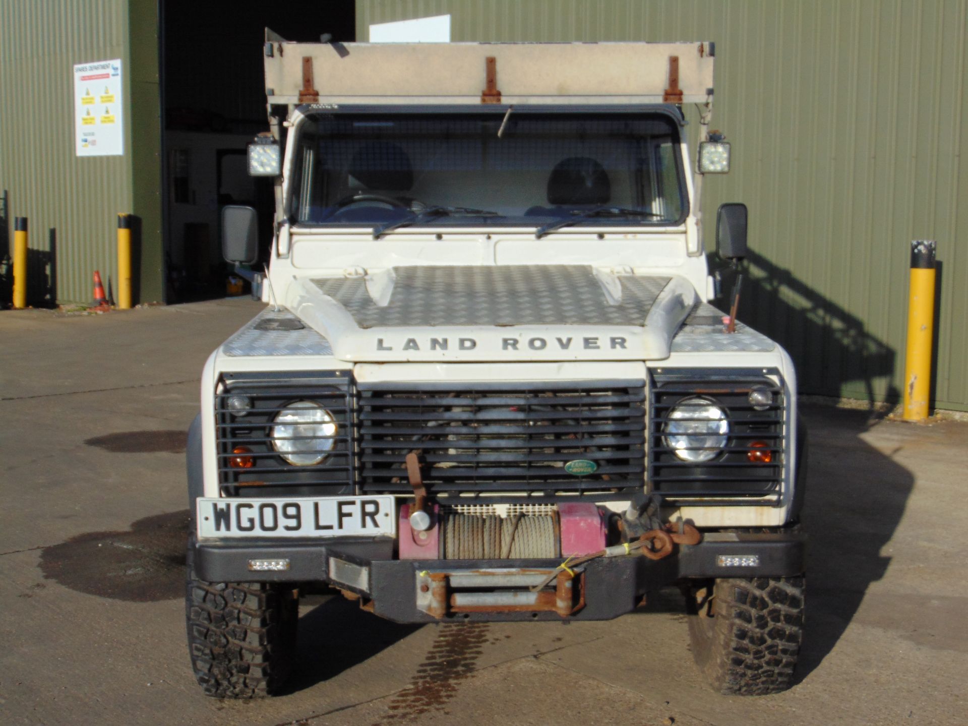 1 Owner 2009 Land Rover Defender 110 Puma hardtop 4x4 Utility vehicle (mobile workshop) - Image 2 of 35