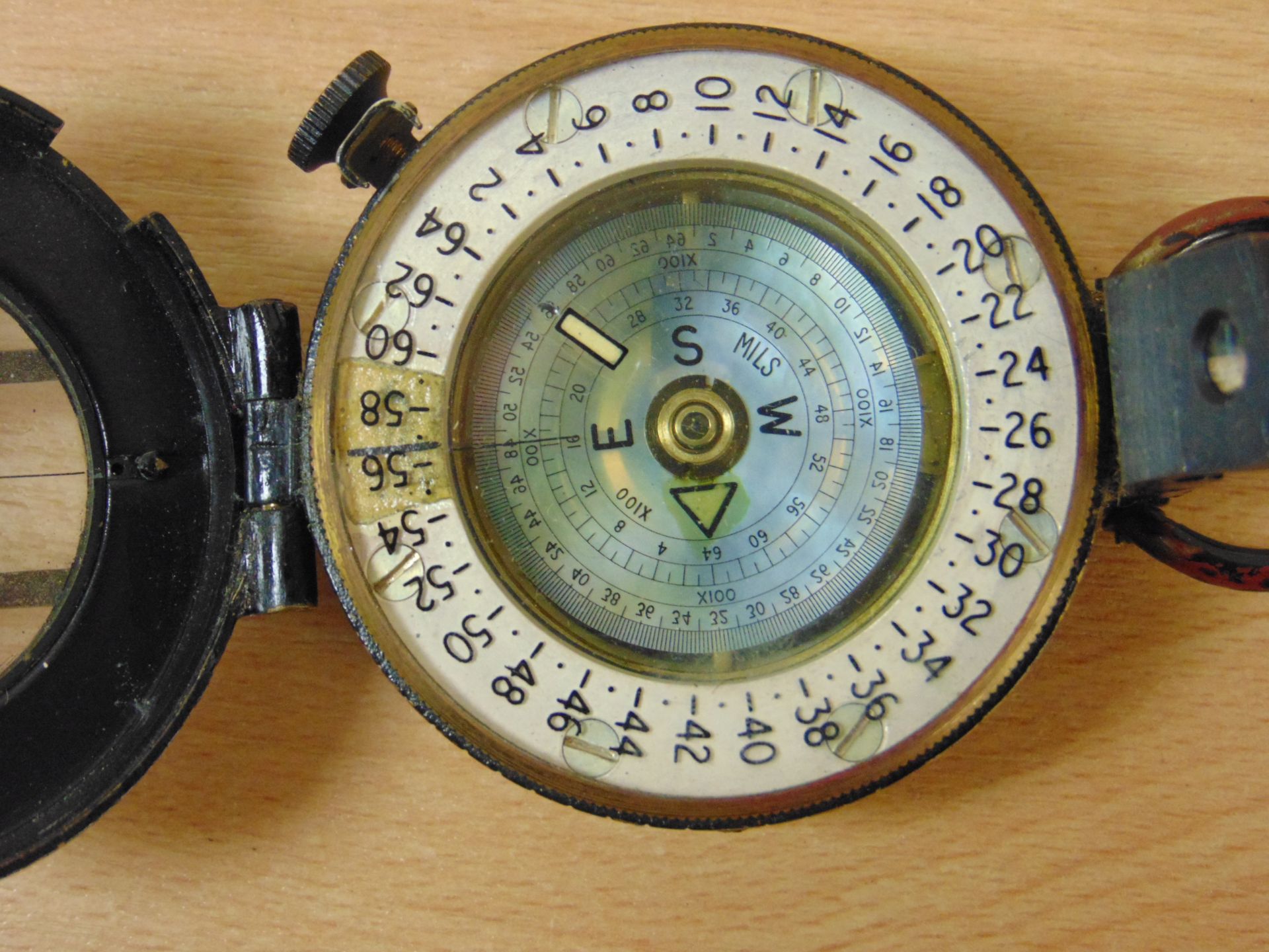 WW2 DATED1943 RC MK1 BRASS PRISMATIC COMPASS WITH LANYARD - Image 4 of 7