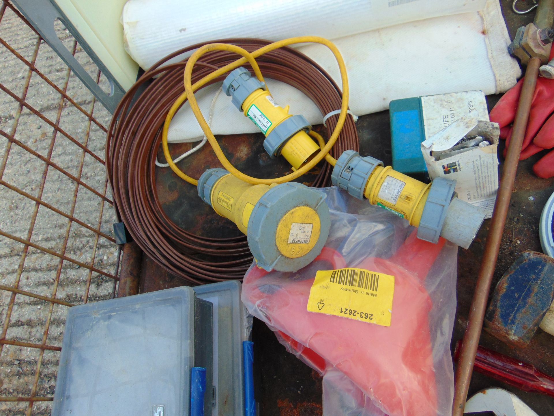 Mixed Stillage inc Tools, Cables, Hoses, Filters etc - Image 4 of 7