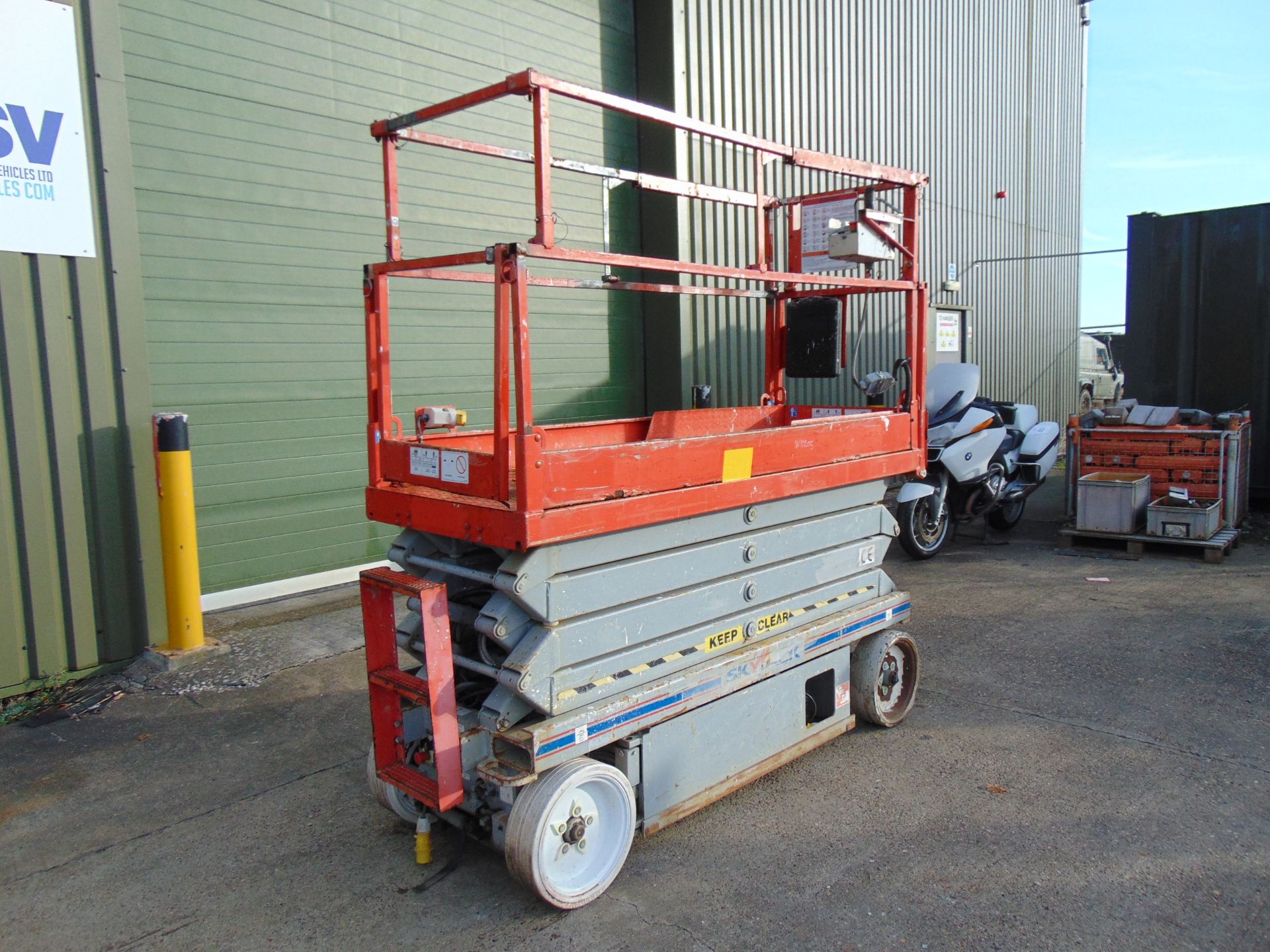 Skyjack SJIII 3226 Electric Scissor Lift Access Platform ONLY 224 Hours! - Image 3 of 19