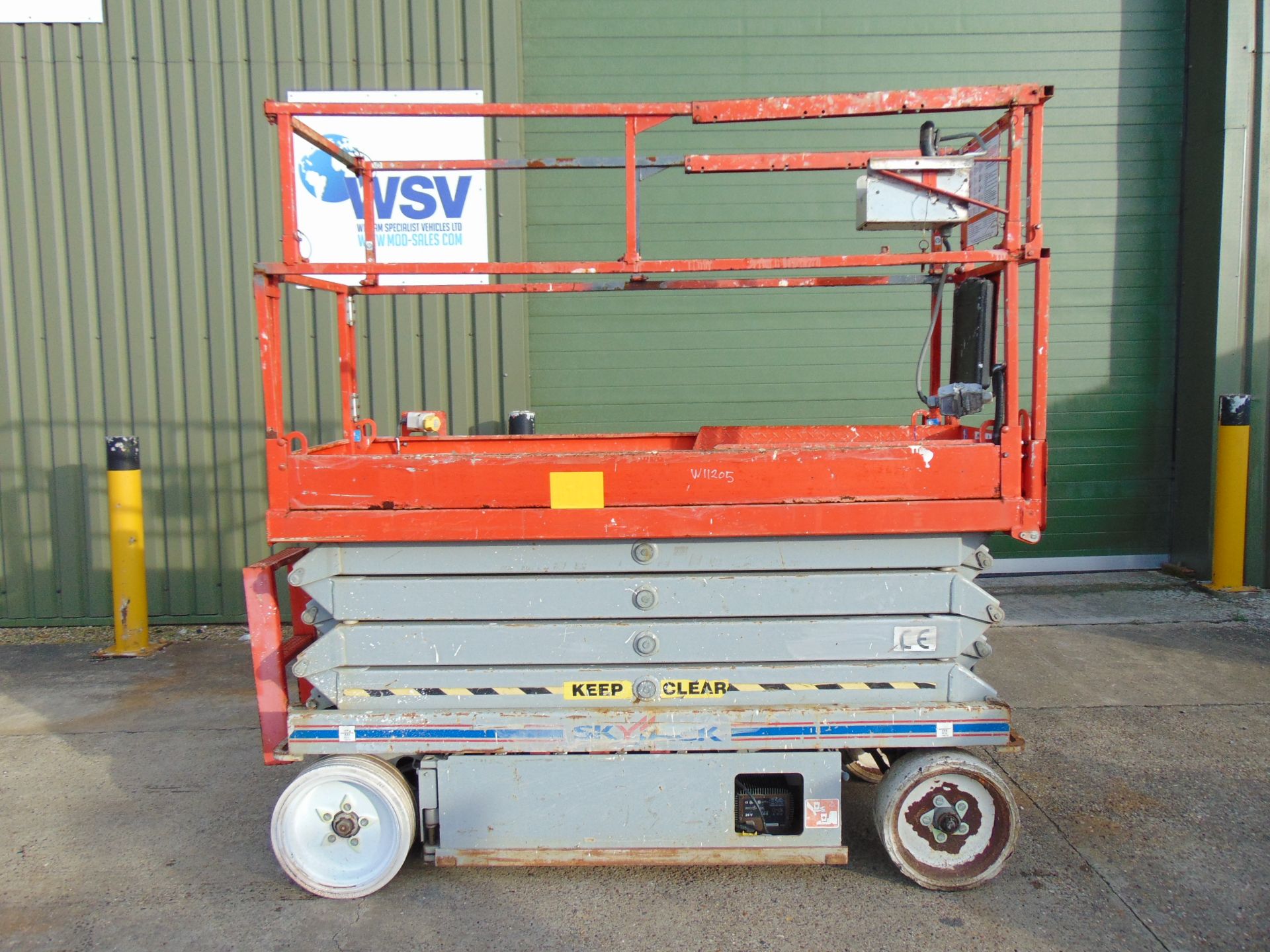 Skyjack SJIII 3226 Electric Scissor Lift Access Platform ONLY 224 Hours! - Image 2 of 19