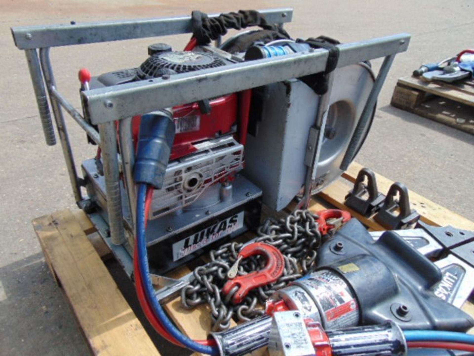 Lukas Jaws of Life Rescue Kit c/w Briggs and Stratton Hydraulic Power Pack - Image 3 of 6