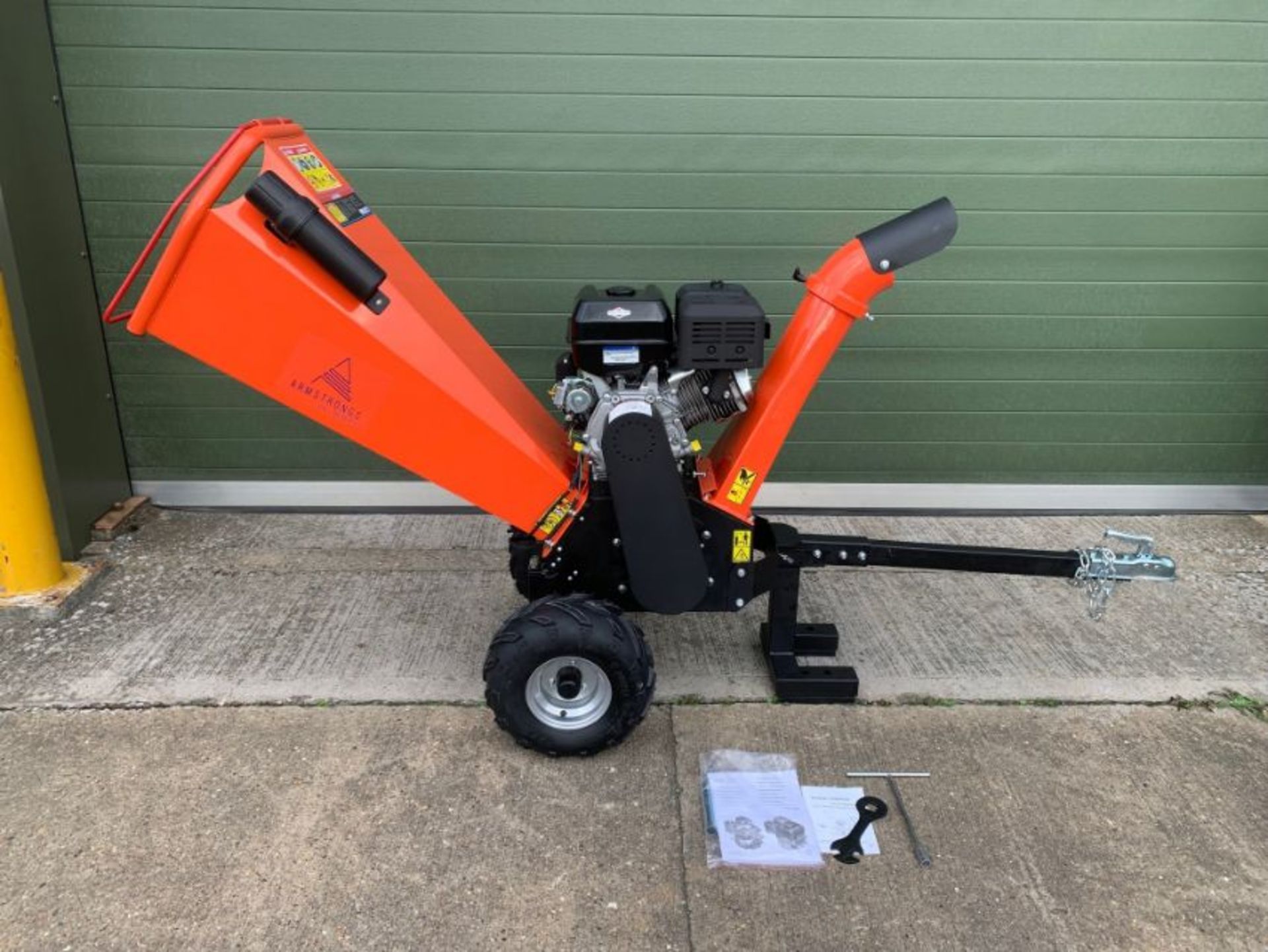 ** BRAND NEW ** Unused Armstrong DR-GS-15H Electric start Petrol Wood Chipper - Image 27 of 34