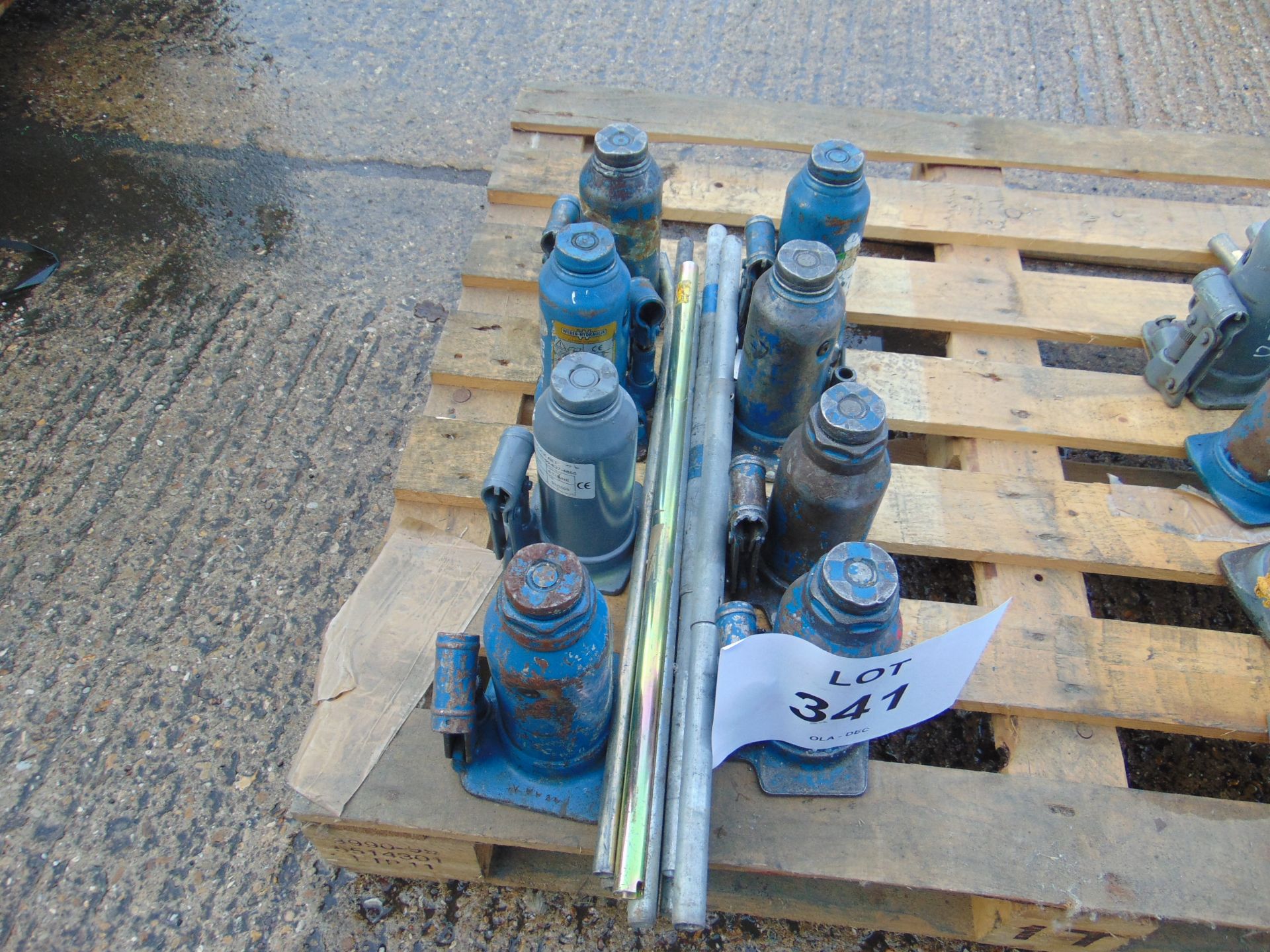 8 x 8 Tonne Hydraulic Bottle Jacks with Handles as shown - Image 3 of 3