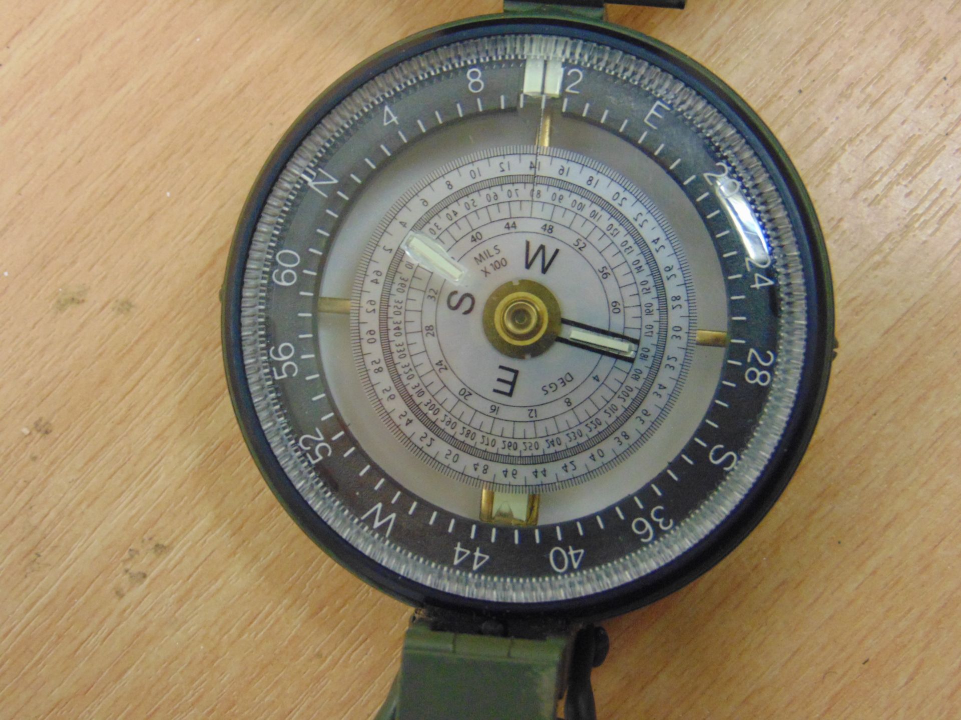 FRANCIS BARKER M88 PRISMATIC COMPASS NATO MARKS BRITISH ARMY ISSUED - Image 4 of 6