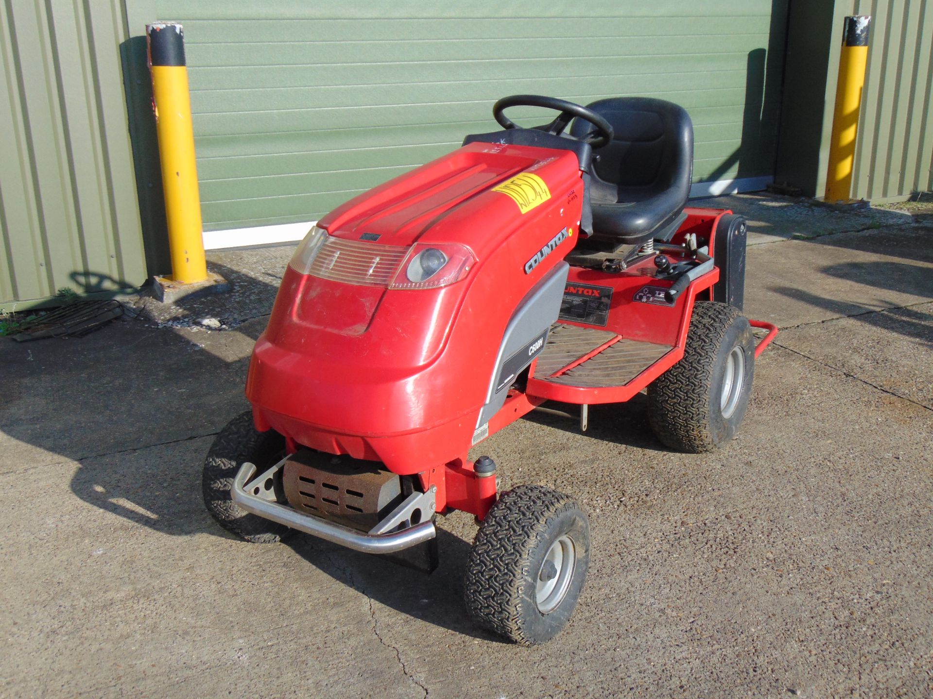 Countax C600H Ride On Garden Tractor c/w AM002 Powered Scarifier - Image 2 of 16