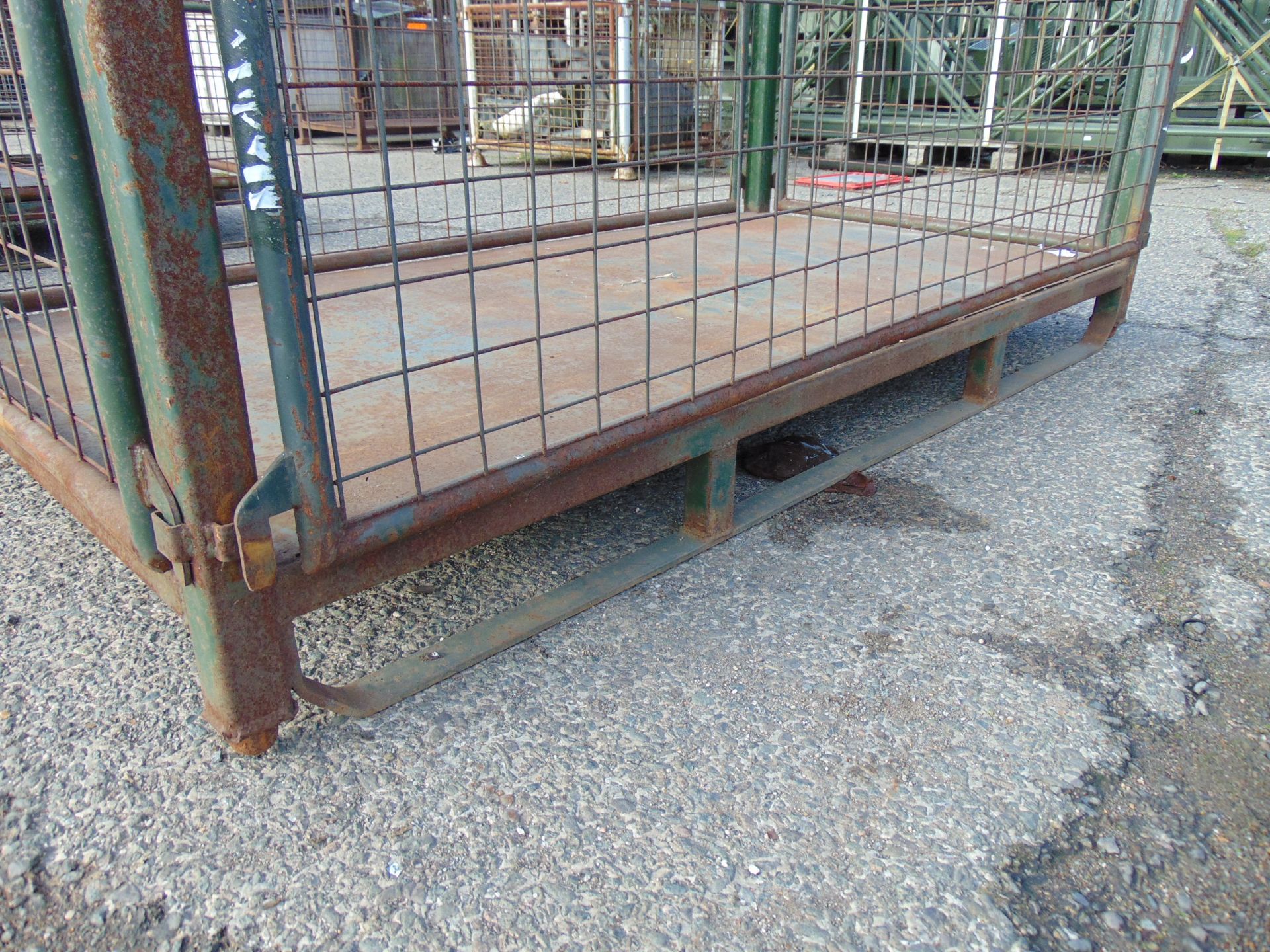 Heavy Duty Metal Stackable Stillage / Post Pallet - Image 3 of 3