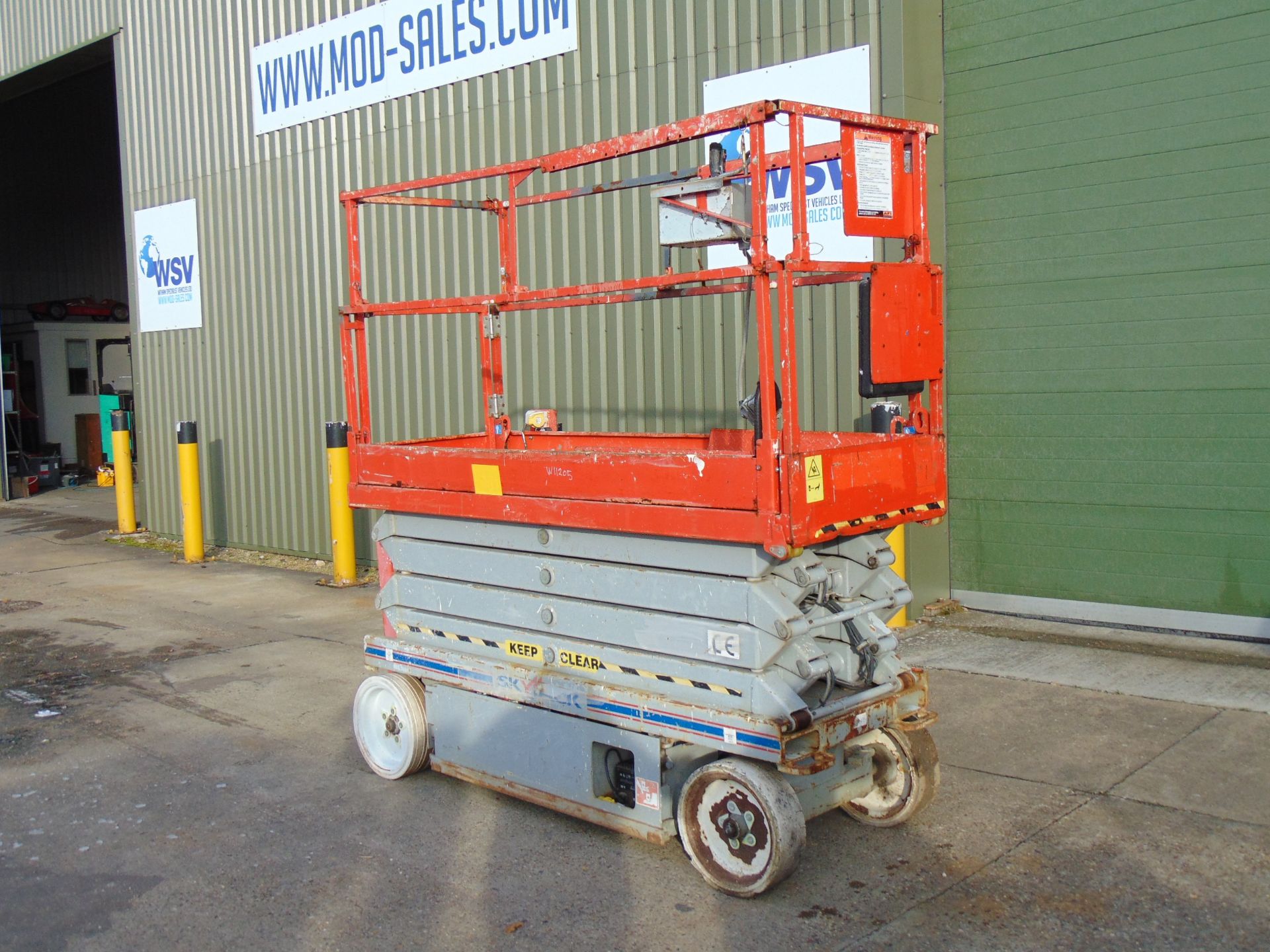 Skyjack SJIII 3226 Electric Scissor Lift Access Platform ONLY 224 Hours! - Image 9 of 19