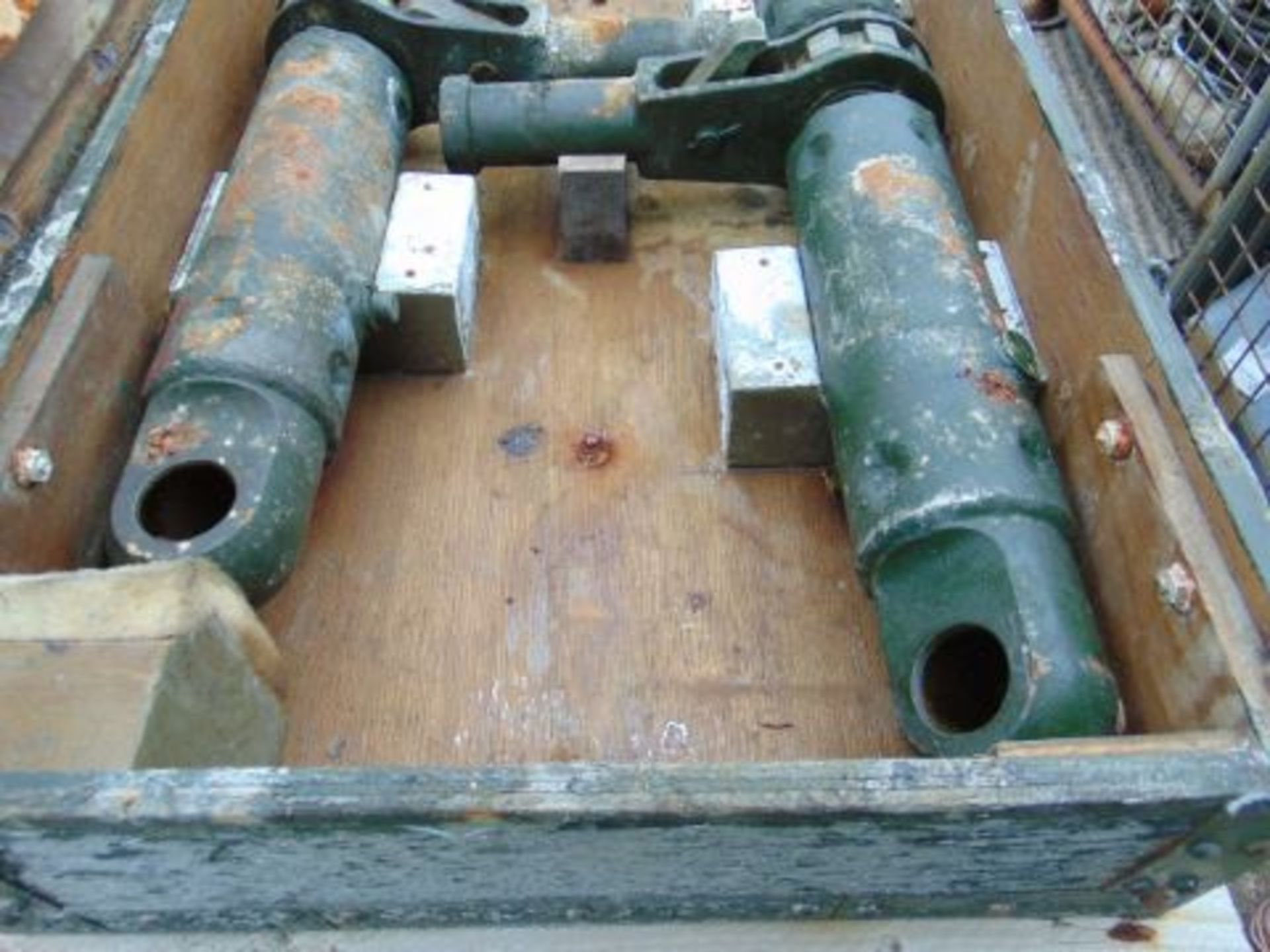 Pair of Heavy Duty Ratchet Jacks. - Image 5 of 7