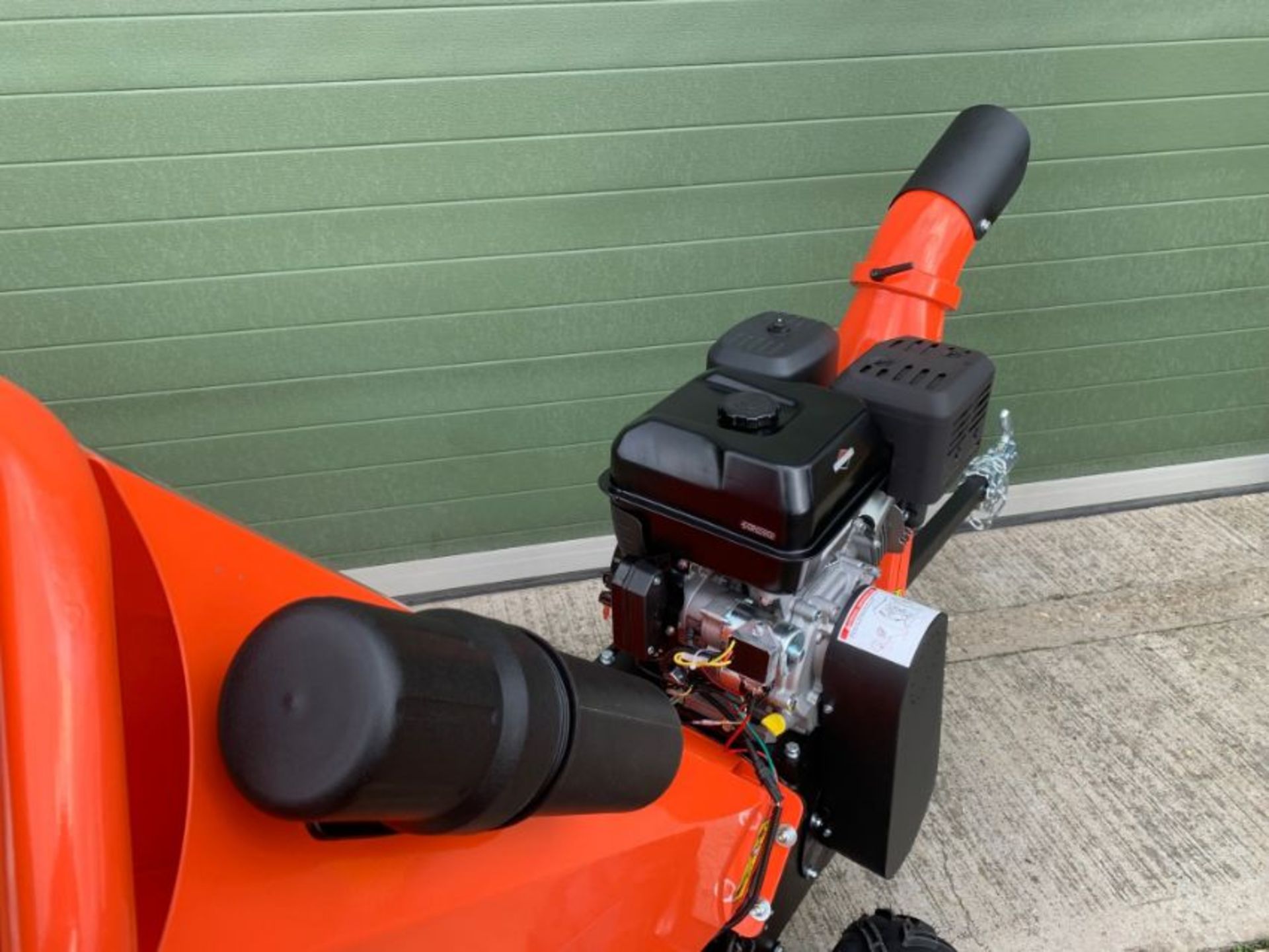 ** BRAND NEW ** Unused Armstrong DR-GS-15H Electric start Petrol Wood Chipper - Image 30 of 34