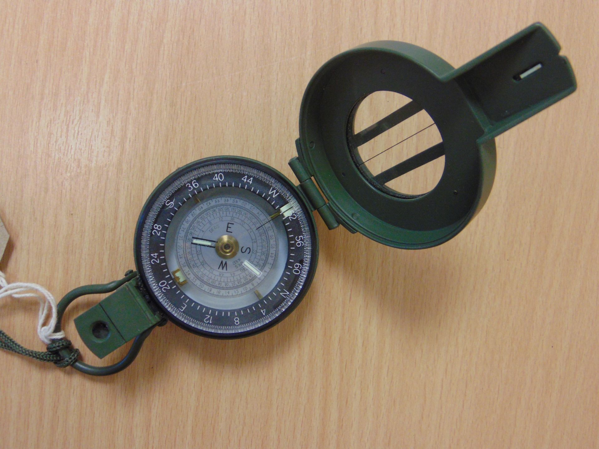 FRANCIS BAKER M88 PRISMATIC COMPASS BRITISH ARMY ISSUE MADE IN UK ** UNISSUED** - Image 3 of 6