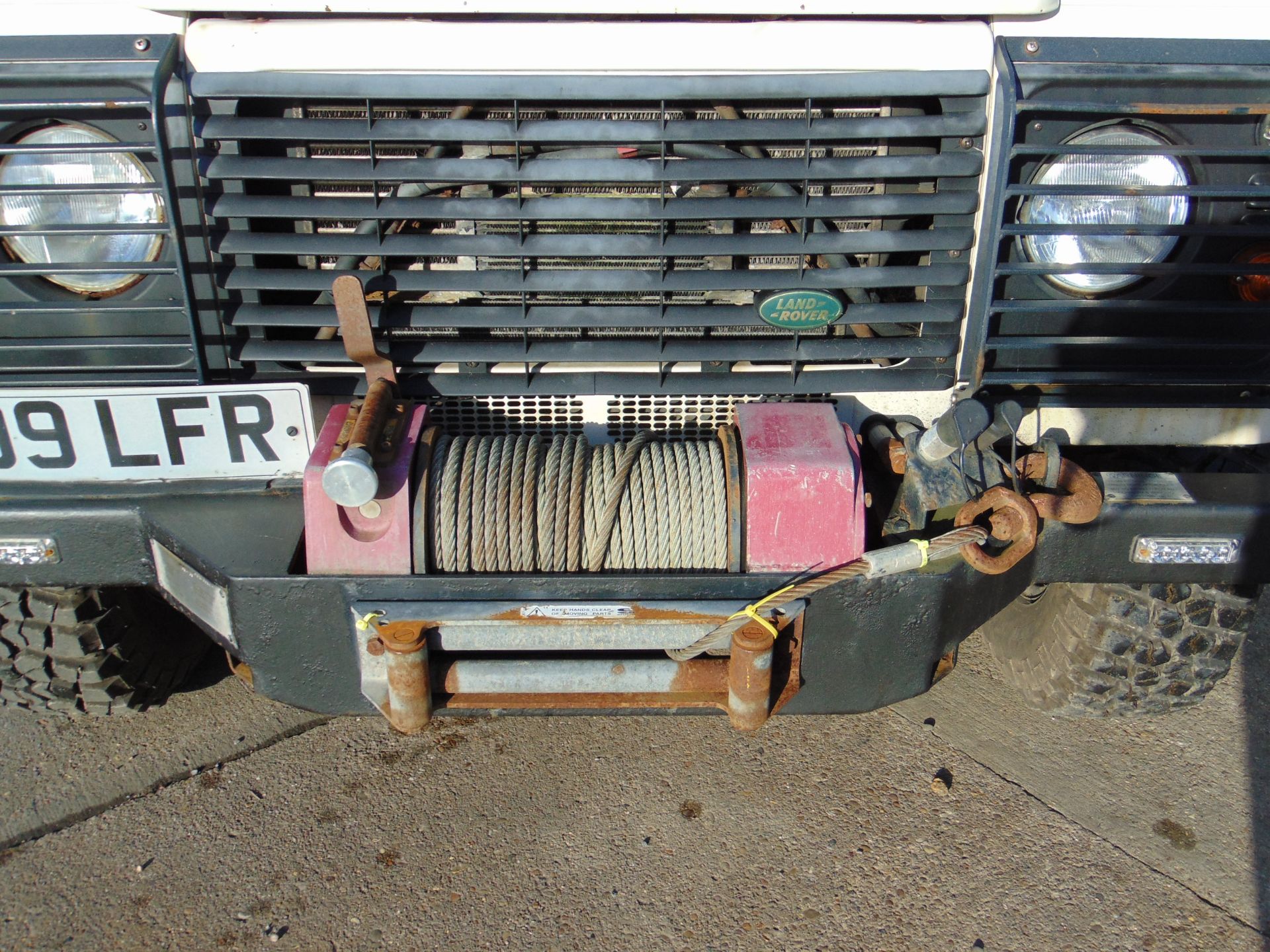 1 Owner 2009 Land Rover Defender 110 Puma hardtop 4x4 Utility vehicle (mobile workshop) - Image 12 of 35