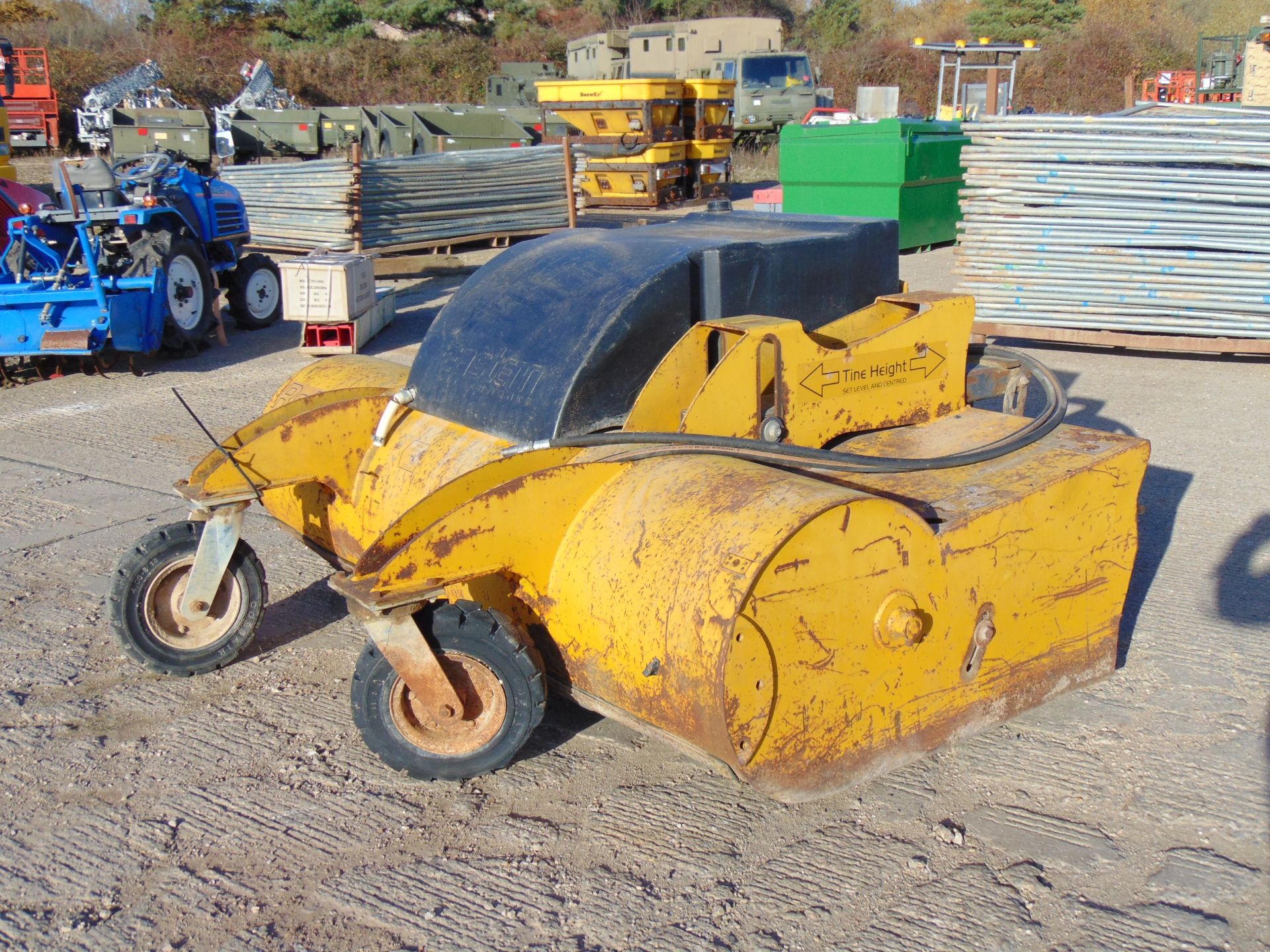 Eastern RS220 Hydraulic Forklift Telehandler Sweeper Attachment - Image 3 of 11