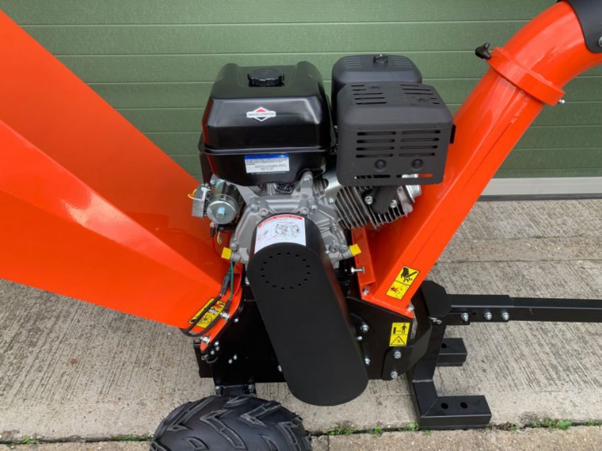 ** BRAND NEW ** Unused Armstrong DR-GS-15H Electric start Petrol Wood Chipper - Image 19 of 34