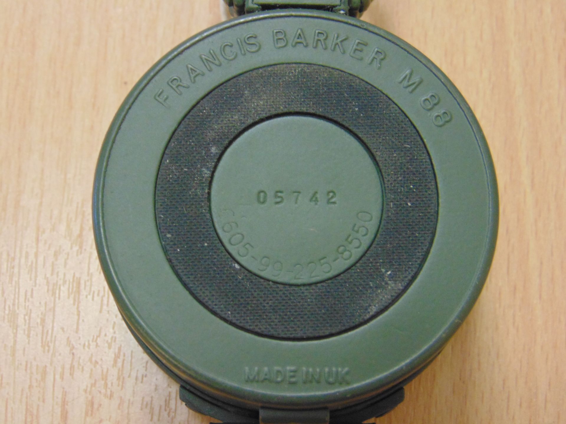 FRANCIS BAKER M88 PRISMATIC COMPASS BRITISH ARMY ISSUE MADE IN UK ** UNISSUED** - Image 5 of 6