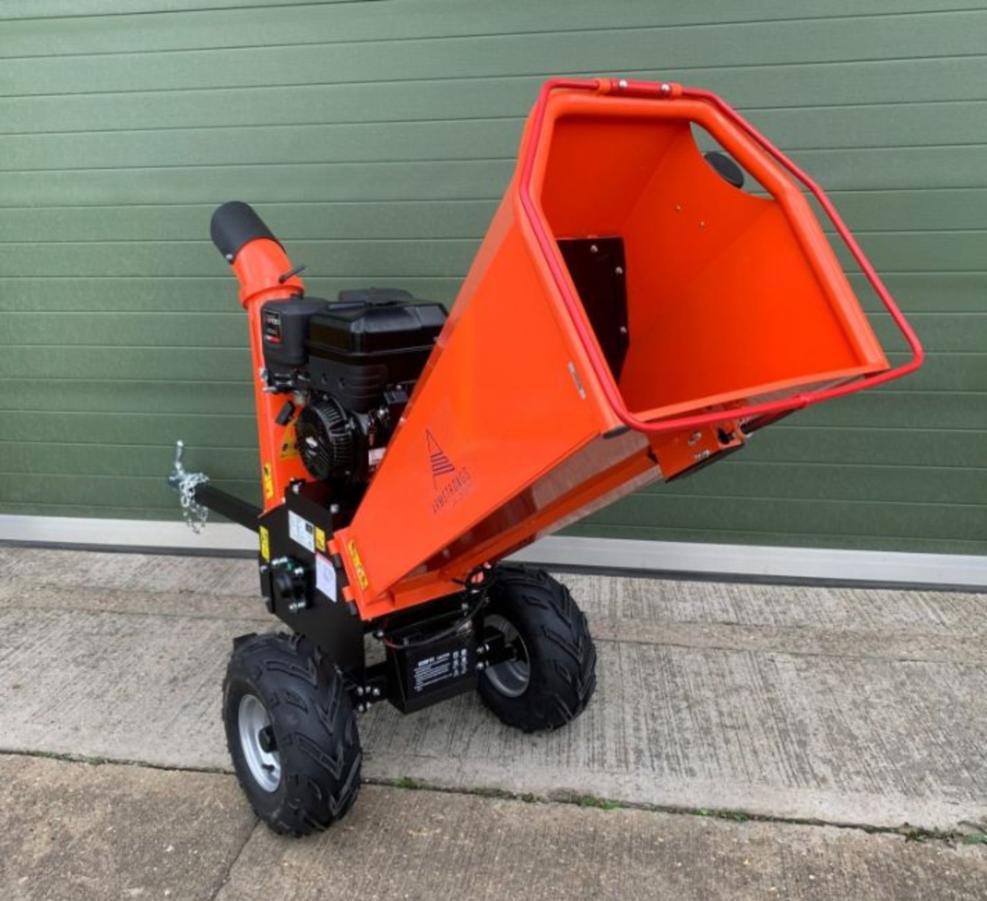 ** BRAND NEW ** Unused Armstrong DR-GS-15H Electric start Petrol Wood Chipper - Image 5 of 34