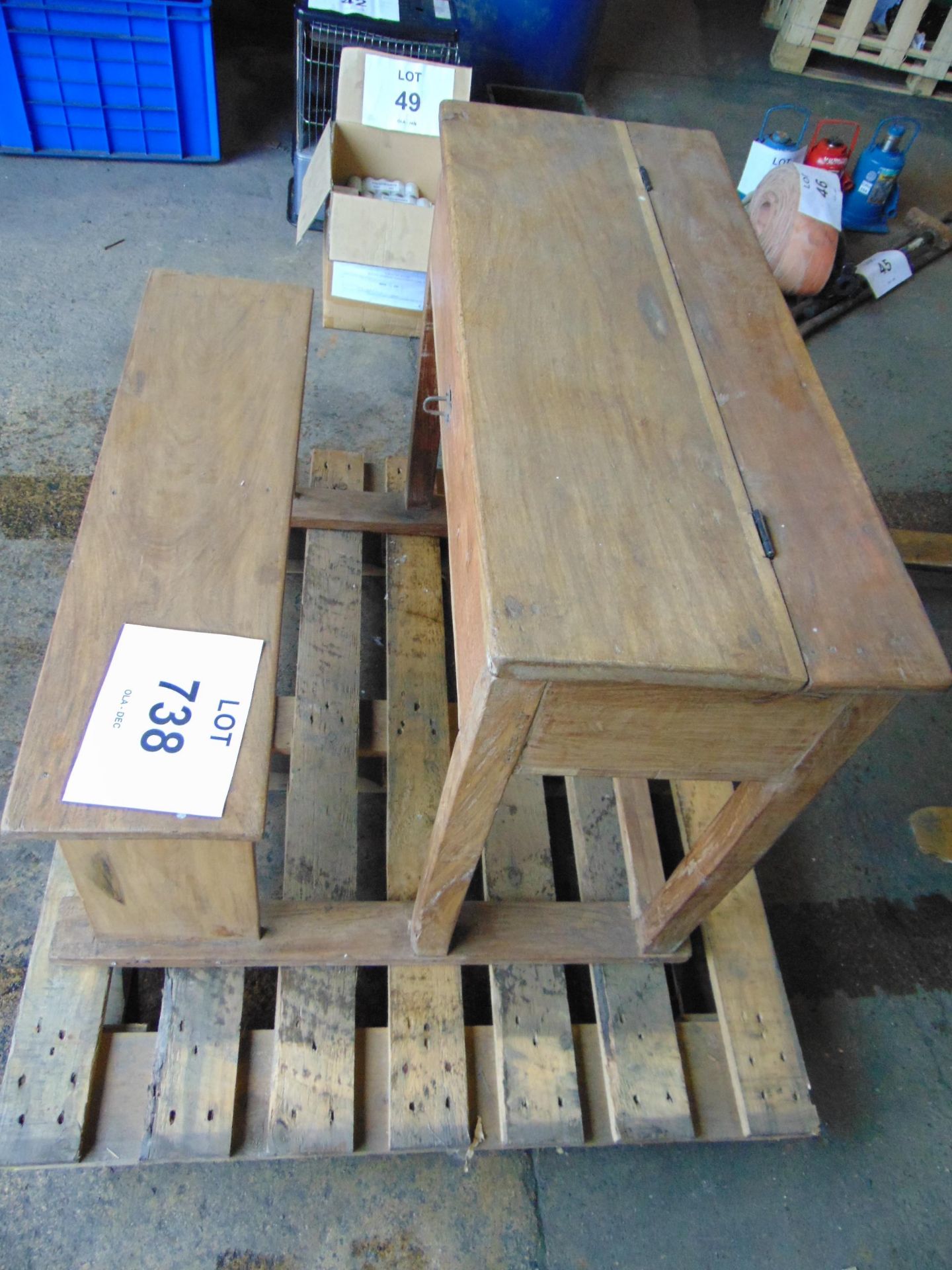 LOVELY VINTAGE OAK DOUBLE SEAT SCHOOL DESK - Image 5 of 5