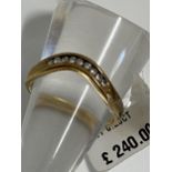 9ct yellow gold ring with 0.25ct diamonds. Approx size M, hallmarked 375.