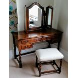 A Harrods Royal Oak Furniture dressing table with adjustable free-standing mirror, 69 h x 110 w,