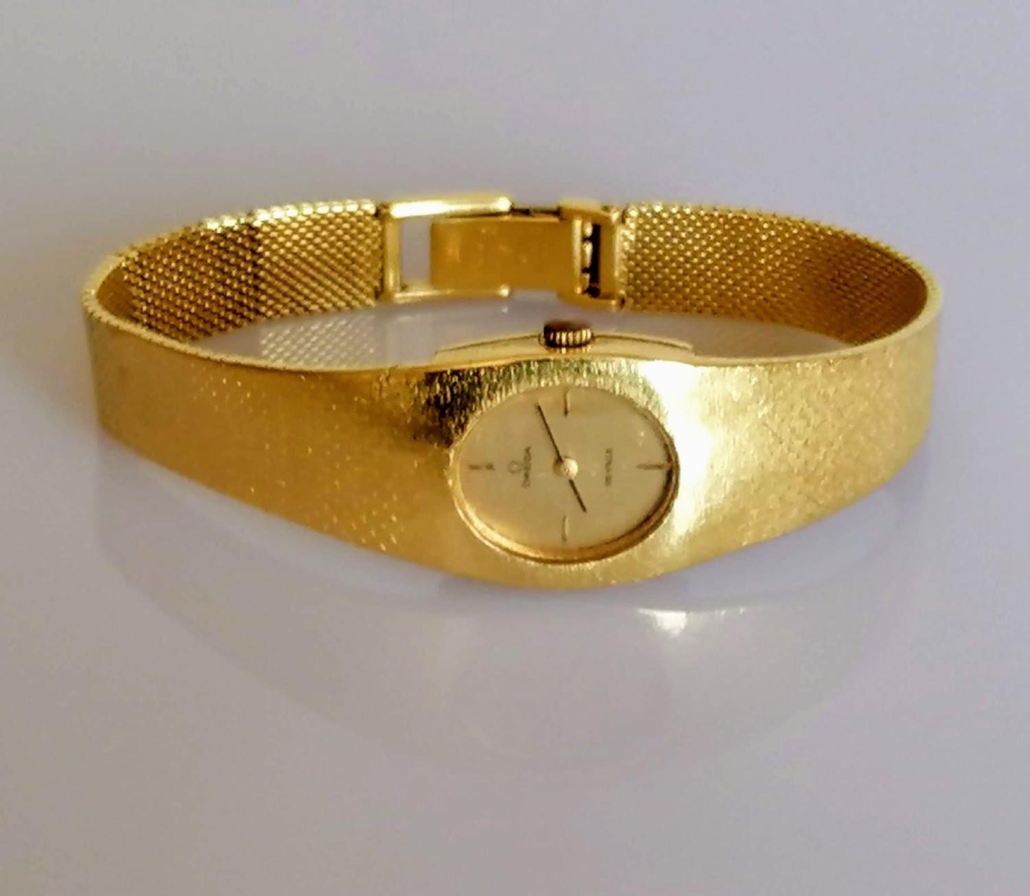 A ladies 18ct yellow gold Omega De Ville wristwatch, the rectangular case enclosing oval champagne - Image 7 of 7
