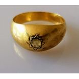 A gold gypsy ring with brilliant-cut diamond (tested) decoration, approx. 0.02 carats, size W,