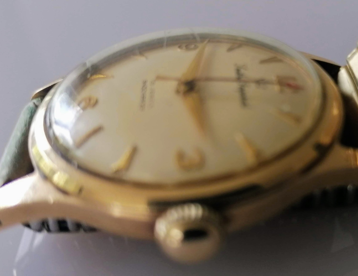 A Smiths Imperial 9ct gold (stamped) cased wristwatch with Arabic/baton dial, central seconds - Bild 3 aus 3