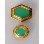 Two Oriental chalcedony-set gold brooches with faceted design, one oval 25mm x 20mm, one hexagonal