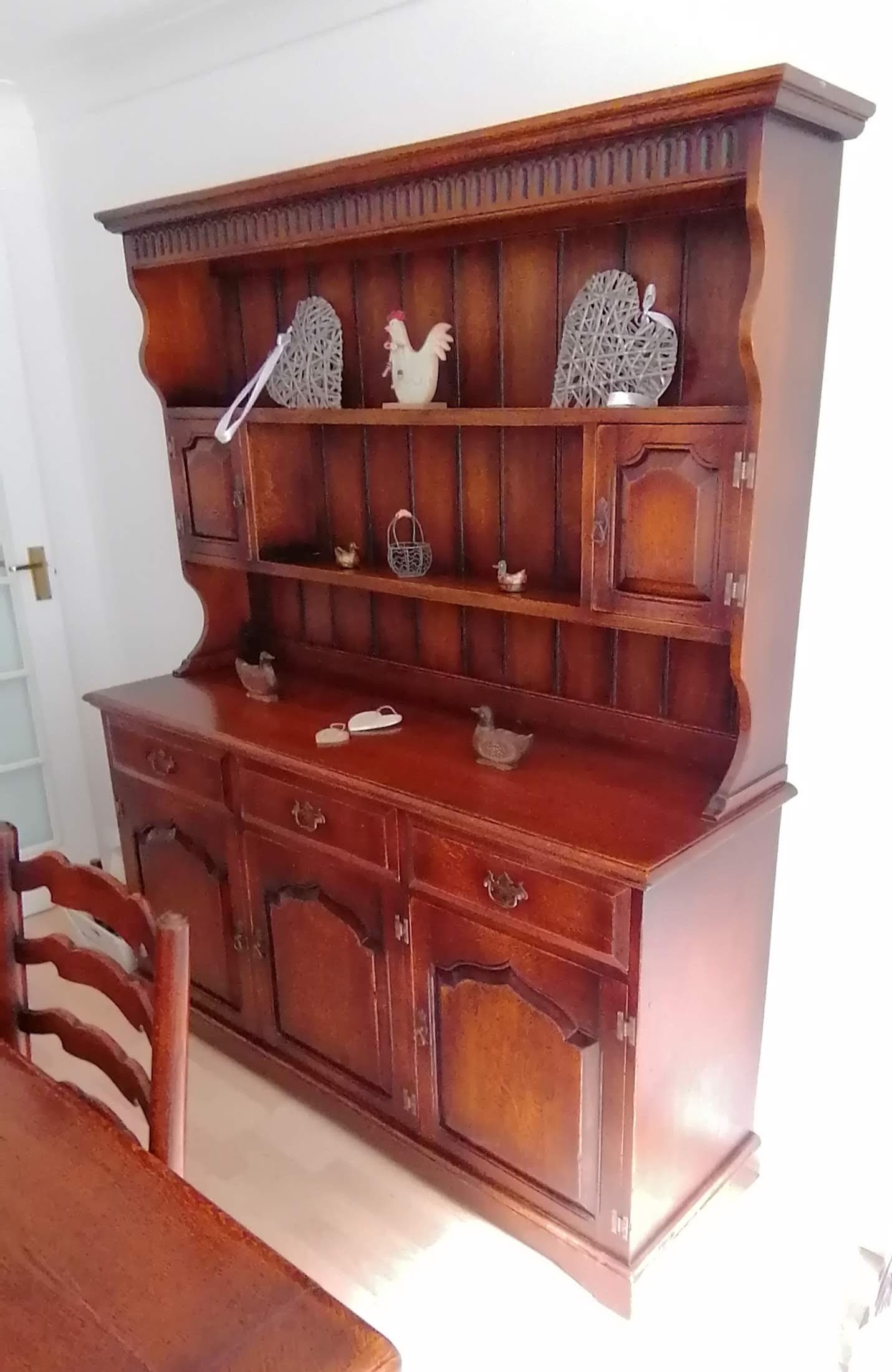 A Royal Oak Furniture Company Balmoral range dresser with shaped cornice, three frieze drawers and - Image 2 of 2