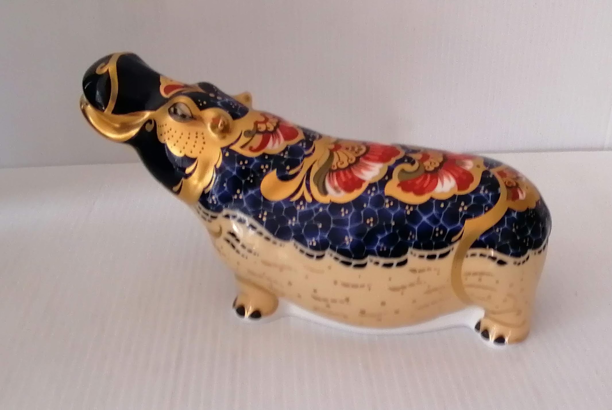 A Royal Crown Derby paperweight, Hippopotamus, limited edition 953/2500, CoA and original box, in - Image 4 of 4