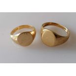 Two 9ct yellow gold signet rings, sizes G, N, hallmarked, 6.07g (2)