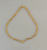 A mid-20th century tri-colour 9ct gold necklace with lobster clasp, 38 cm, import marks, 10.8g, in