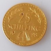 A 1928 Austrian 25 schilling gold coin, 5.89g